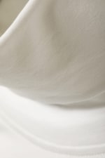 Weiß - Figurbetontes Oberteil mit Rollkragen - 1