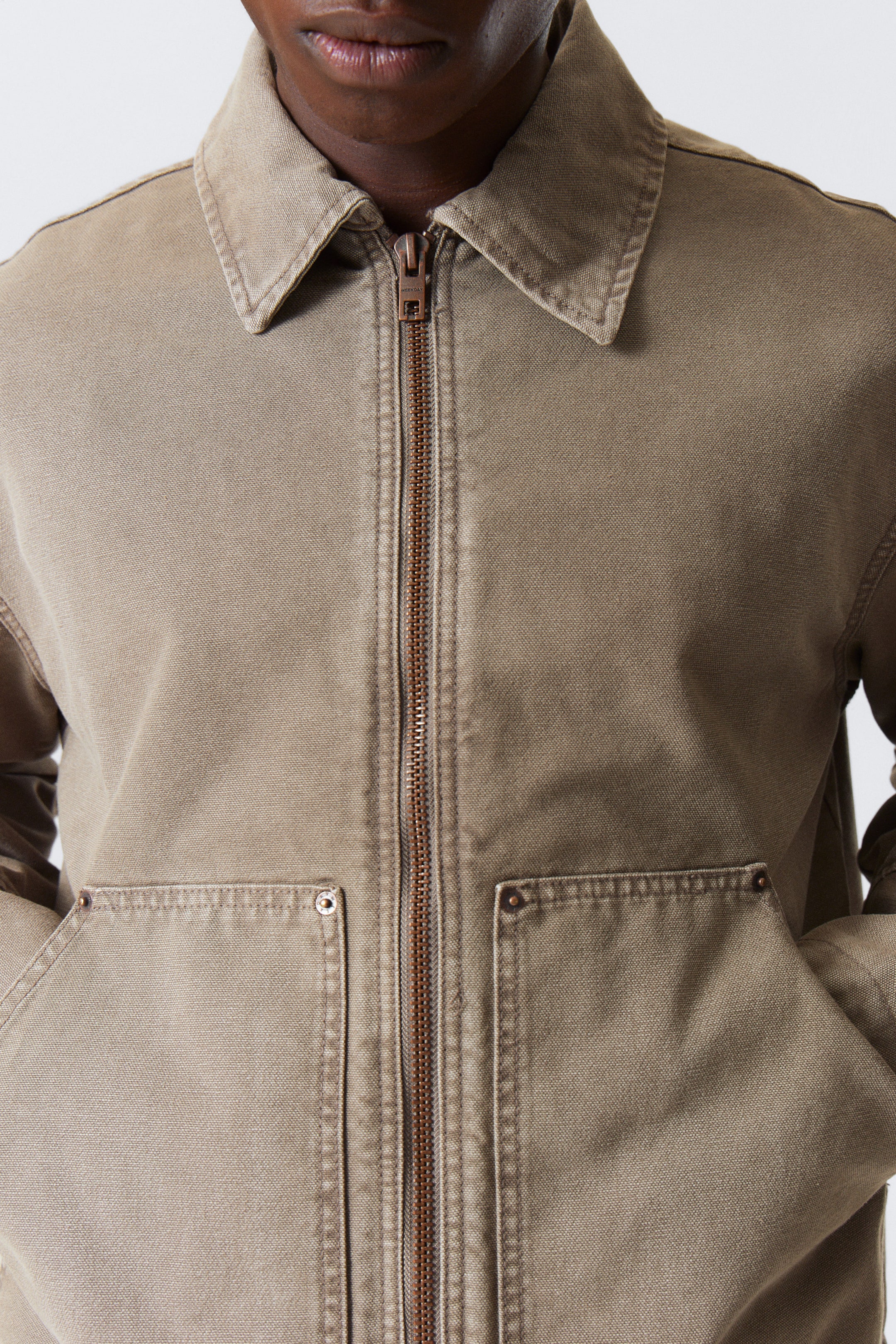 Staubiges Maulwurfsgrau - Lockere, verwaschene Utility-Jacke - 2