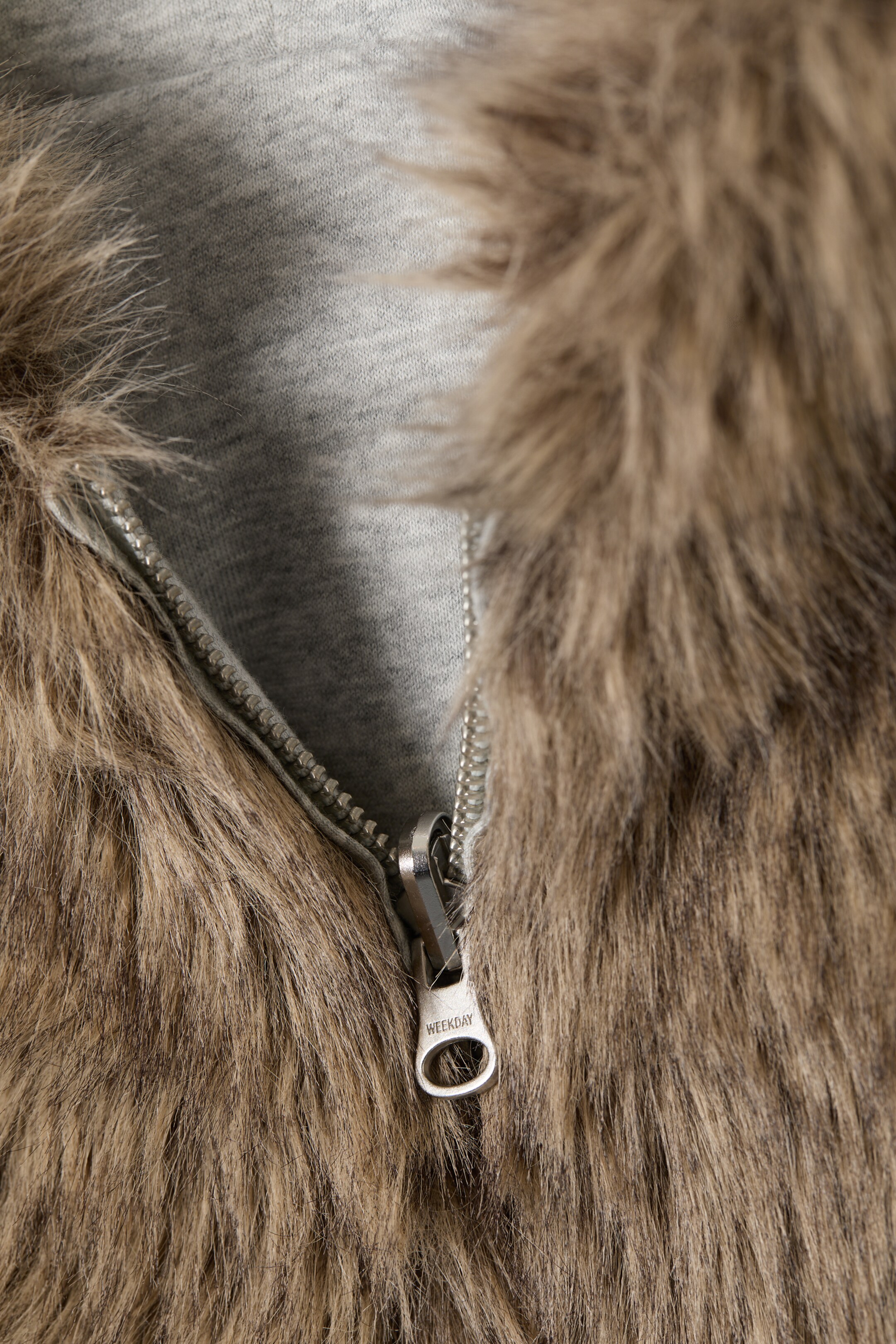 Se større billede: Vendbar Faux Fur Zip Hoodie - Grå Melange & Brun - DAME | H&M DK 9