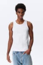 Weiß - Geripptes Tanktop mit normaler Passform