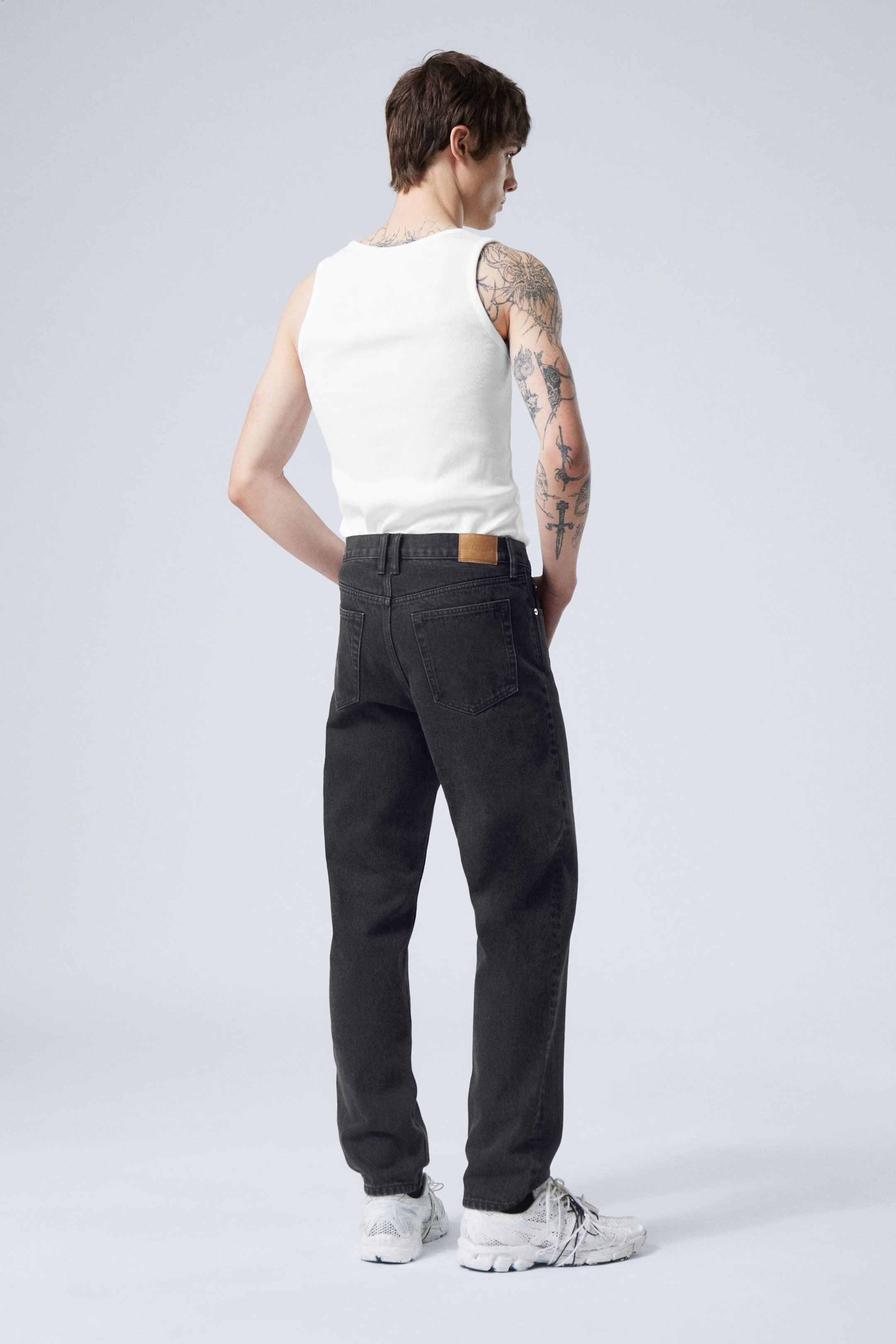 Tuned Black - Black - Barrel Relaxed Tapered Leg Jeans - 3