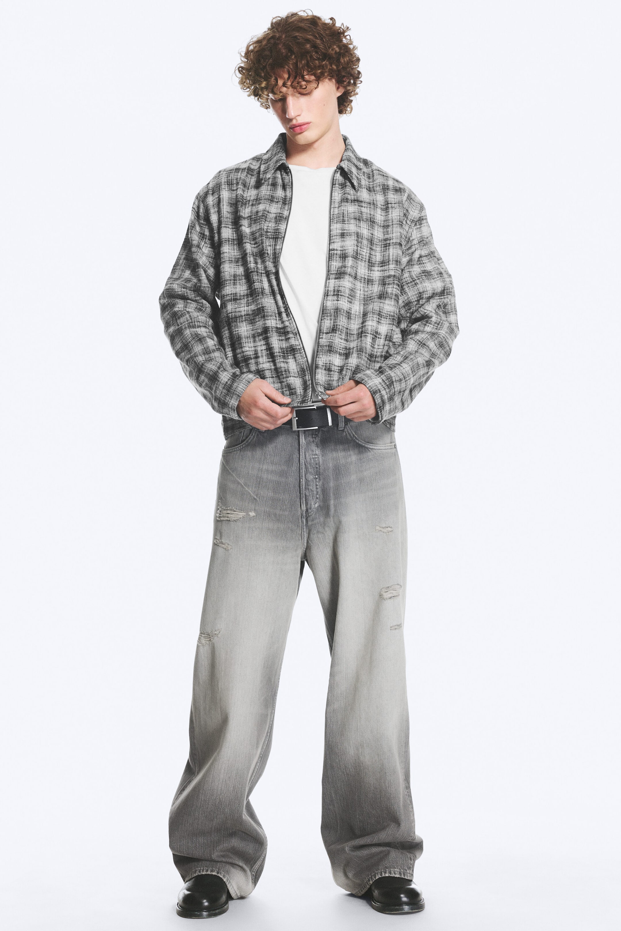 Schwarz kariert - Minimalistisches Overshirt mit Reißverschluss - 2
