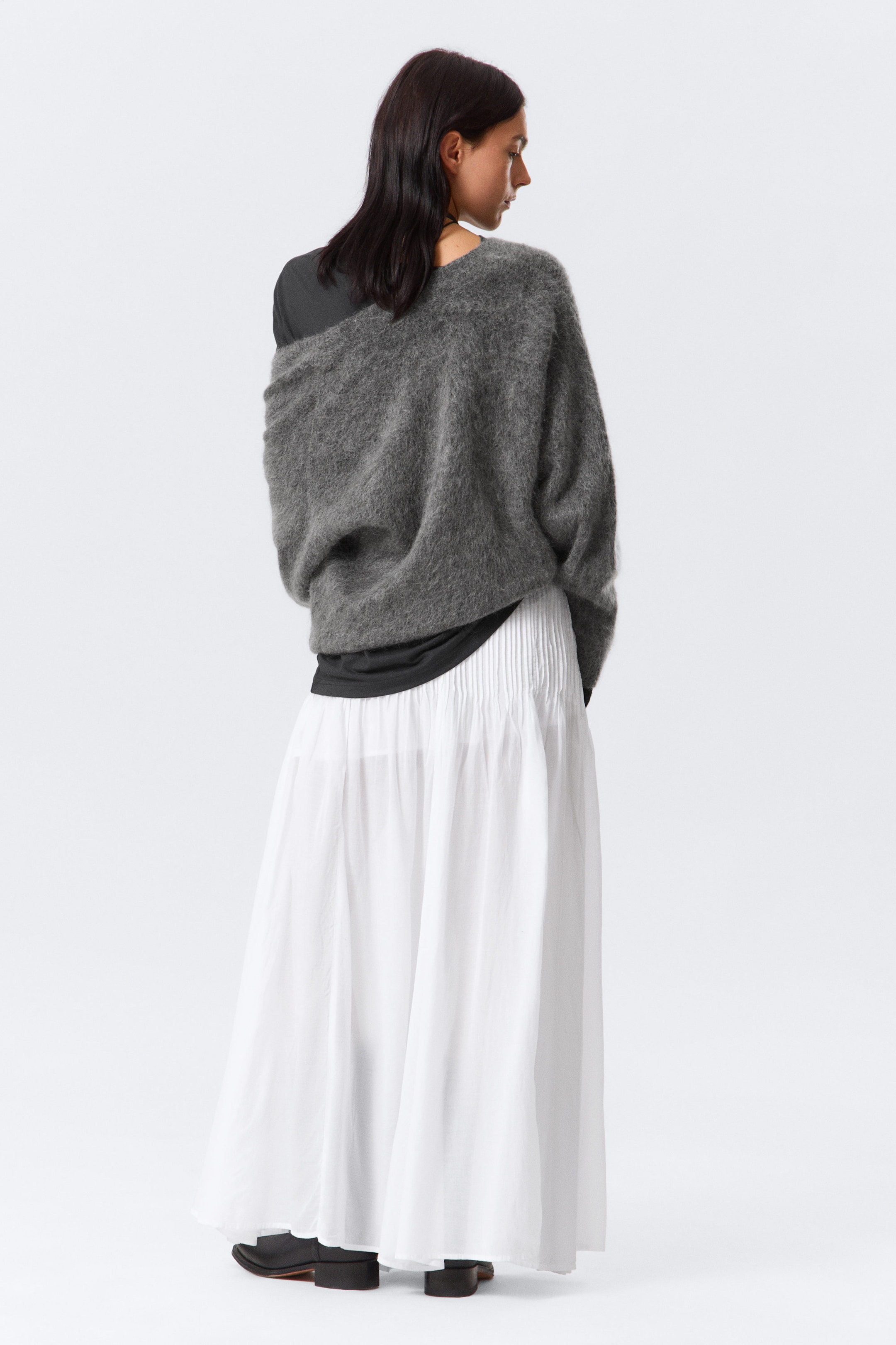 White - Pleated Mid Rise Maxi Skirt - 2