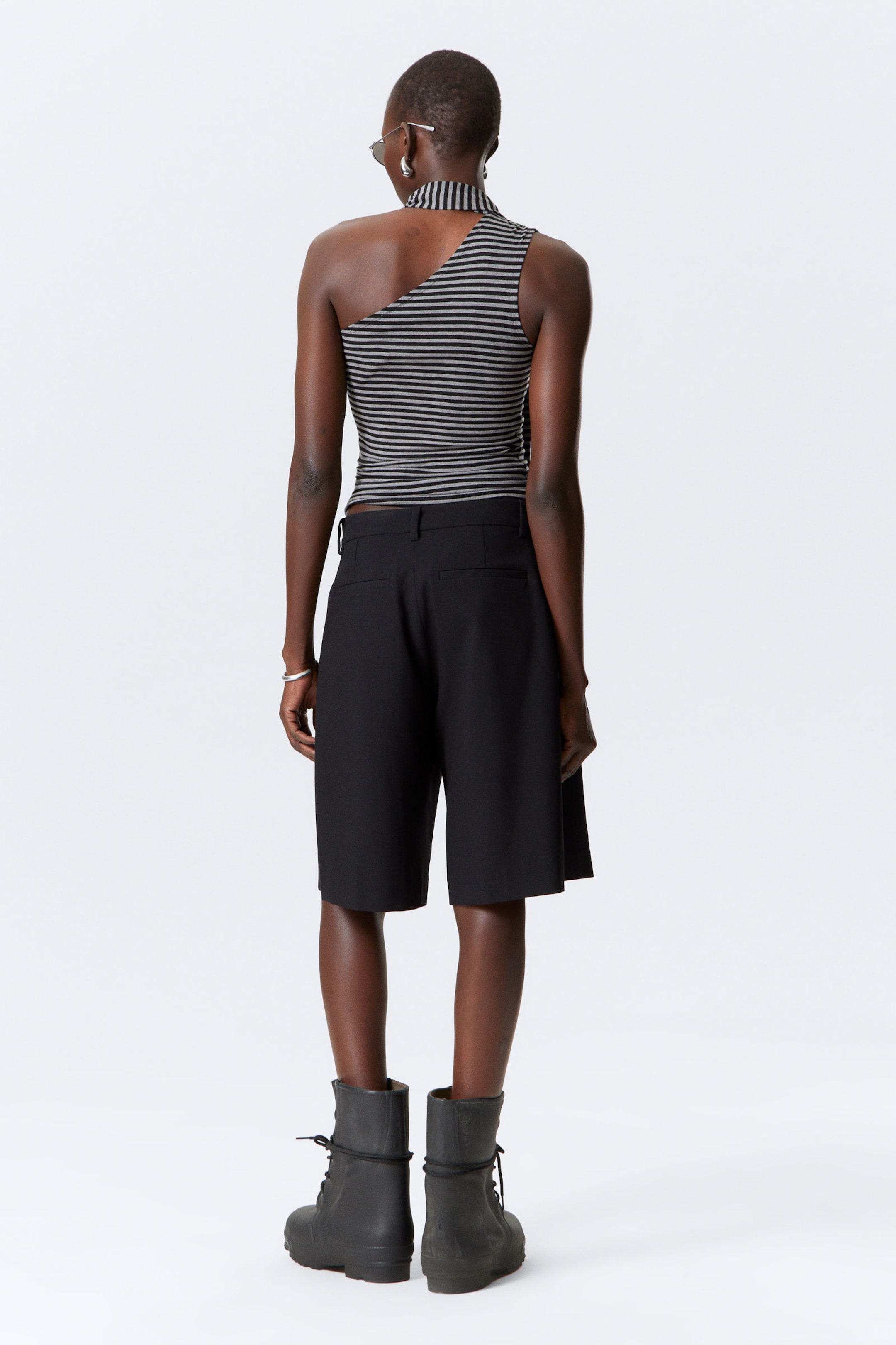 Black - Wide Pleated Tailored Shorts - 2