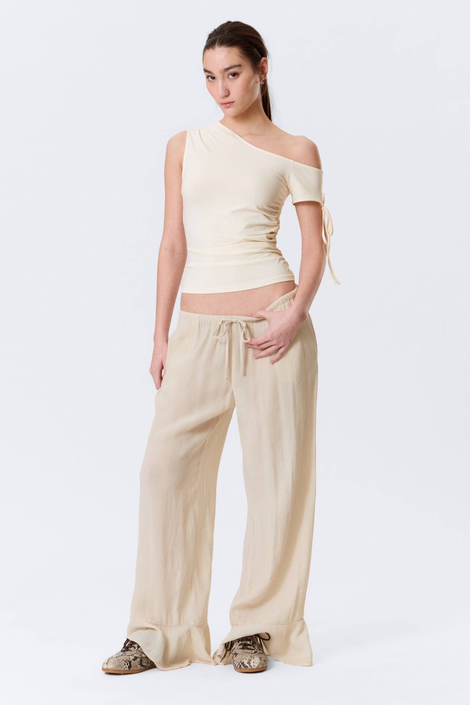 Smal rynkad off-shoulder topp-Off-white - 3