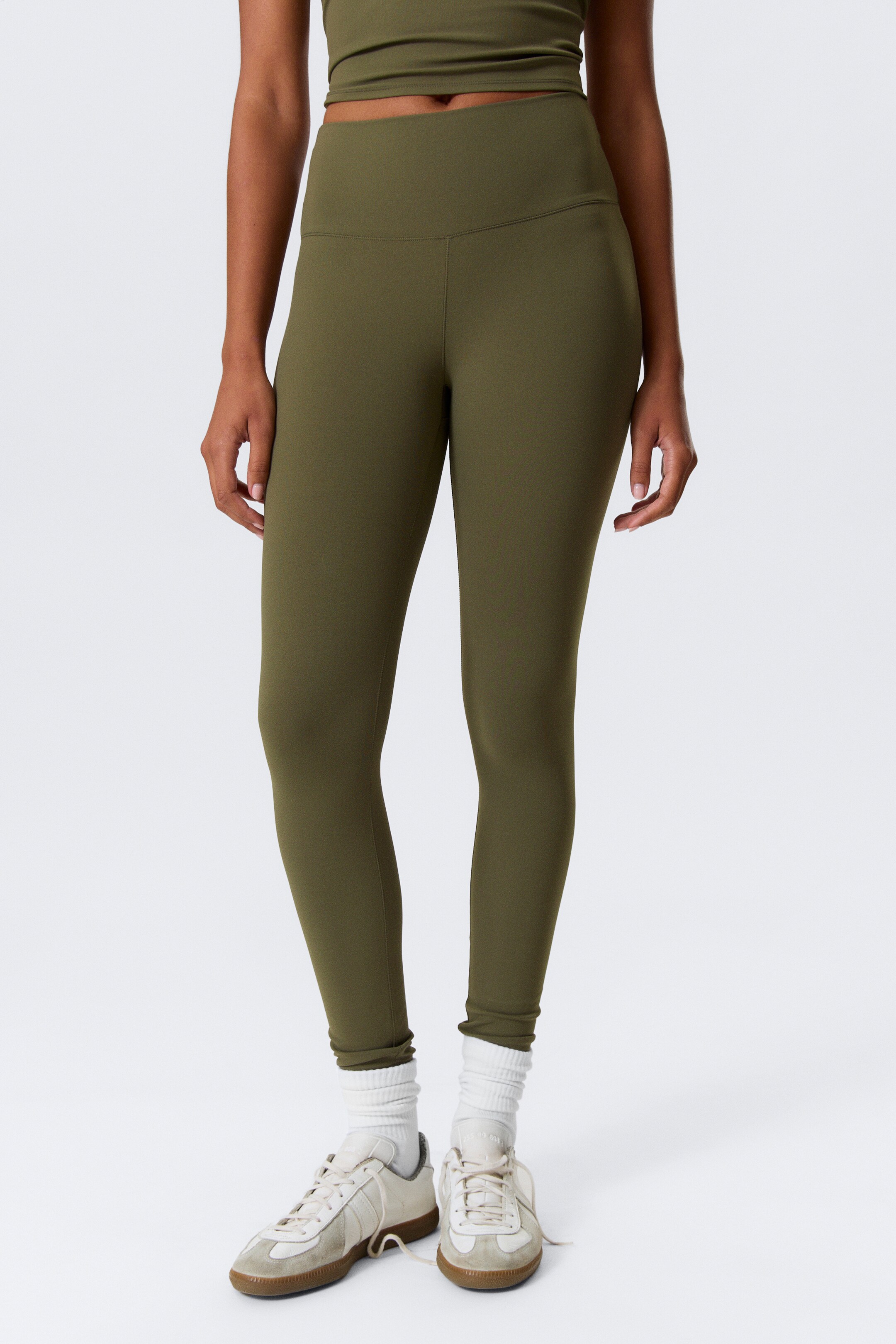 Zobacz większy obraz: Legginsy sportowe z wysokim stanem - Ciemna zieleń khaki - ONA | H&M PL 3