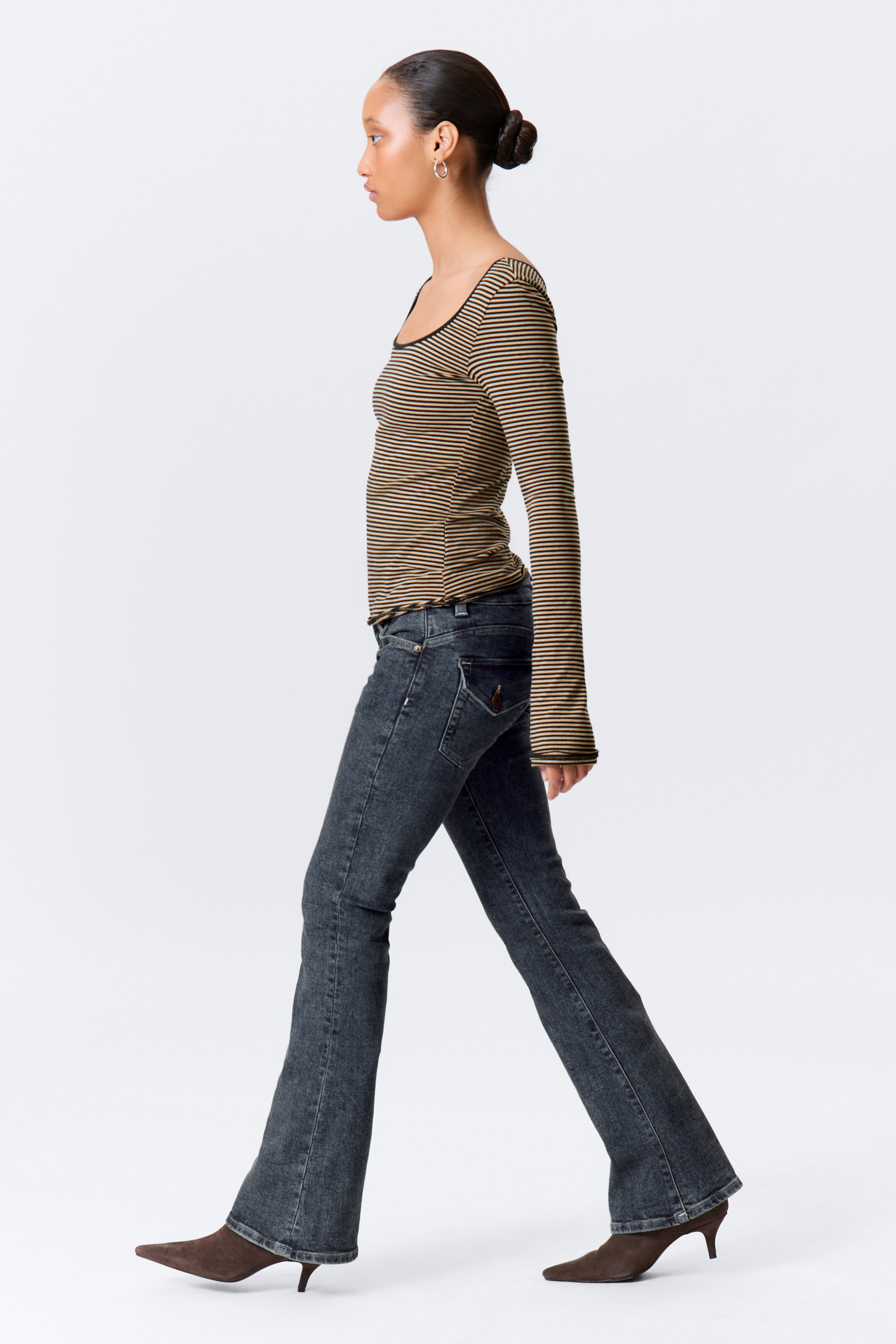 Agrandir l'image: Jean évasé à empiècement incurvé taille basse - Bleu désert - Bleu foncé - FEMME | H&M BE 3