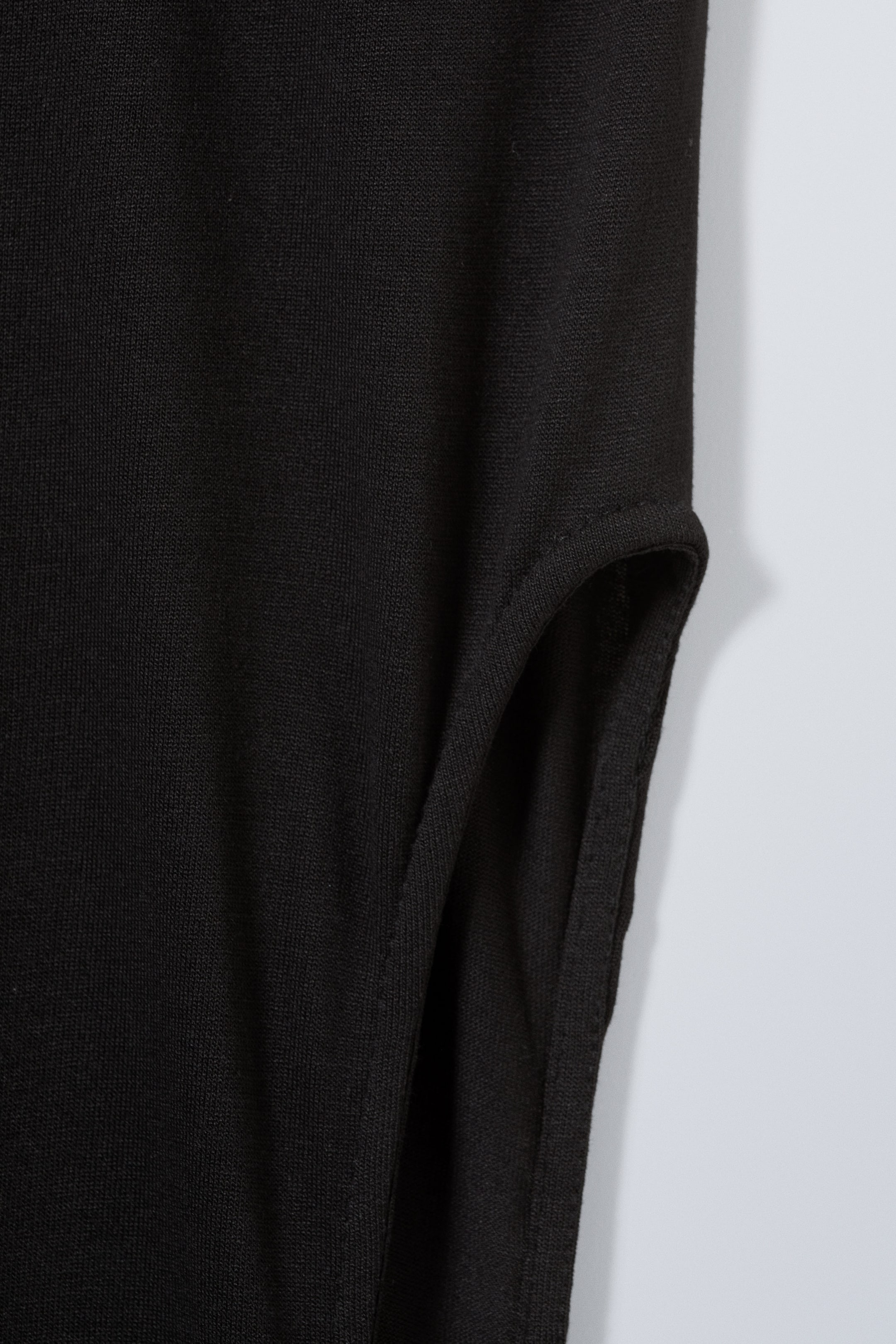 Black - Joan Slit Skirt - 2