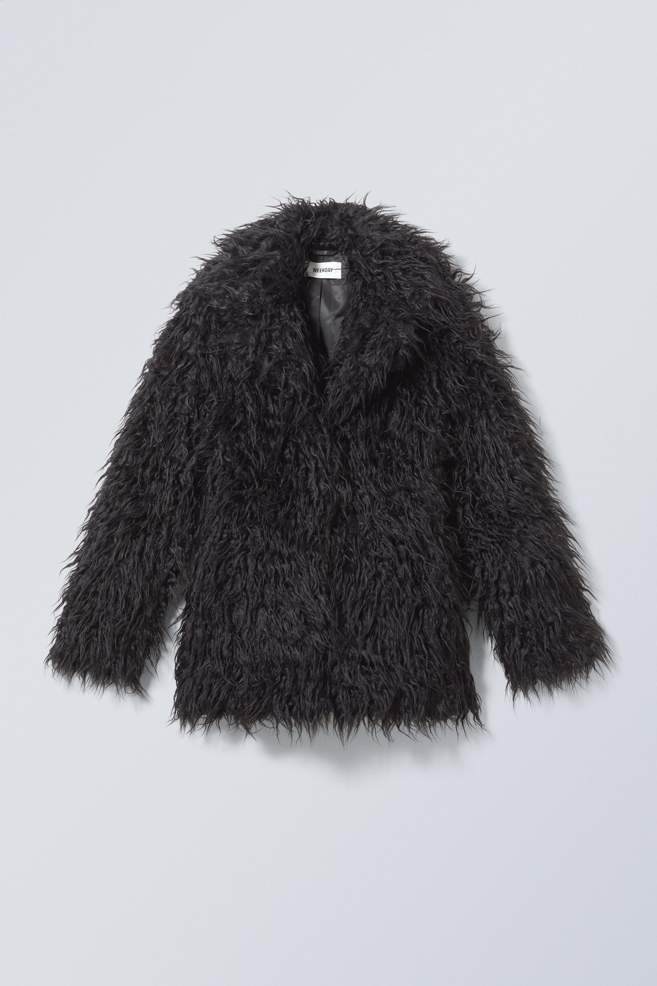 Schwarz - Taillierte Jacke aus Fellimitat Lilith - 1