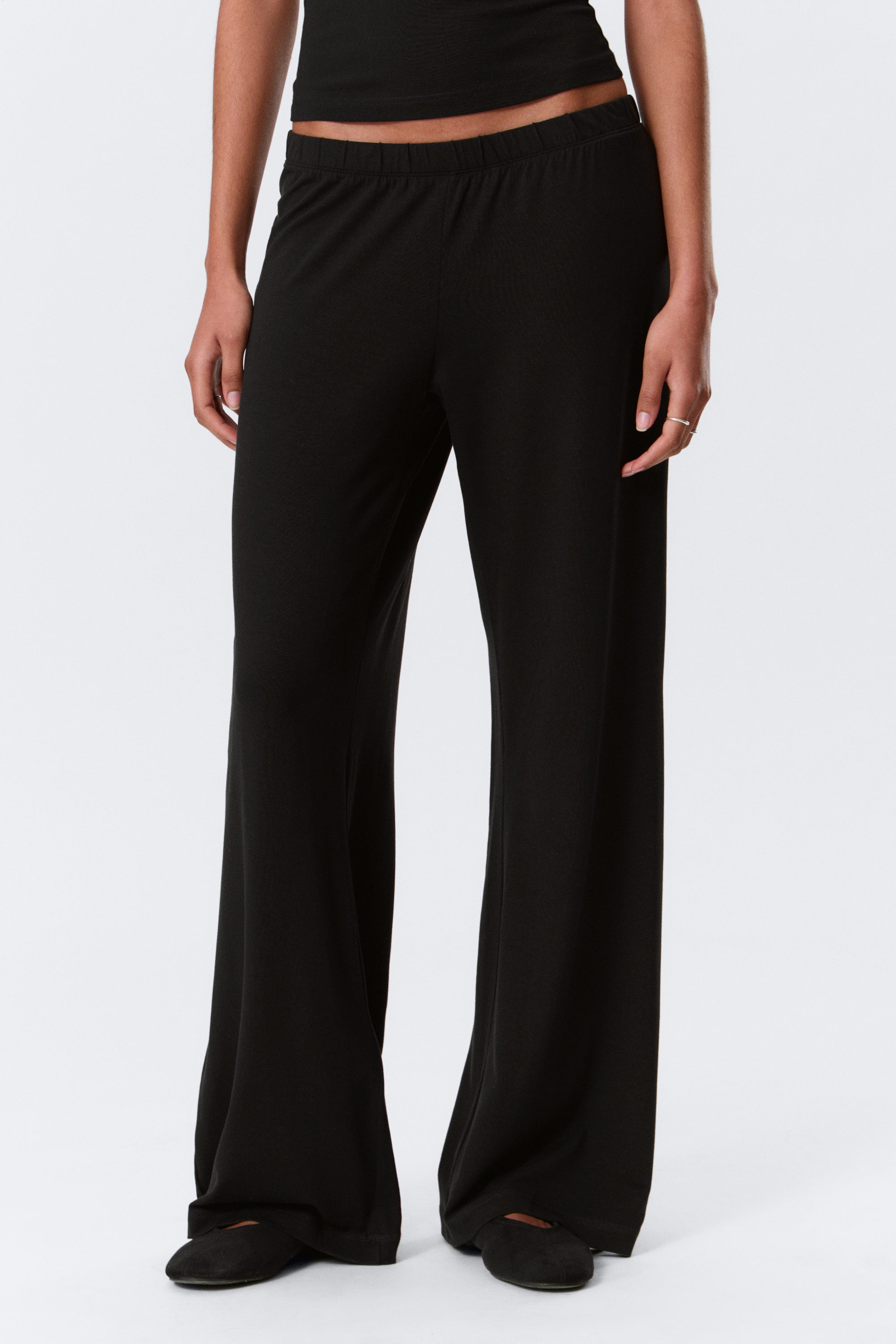 Zwart - Zachte bootcut broek met lage taille - 2