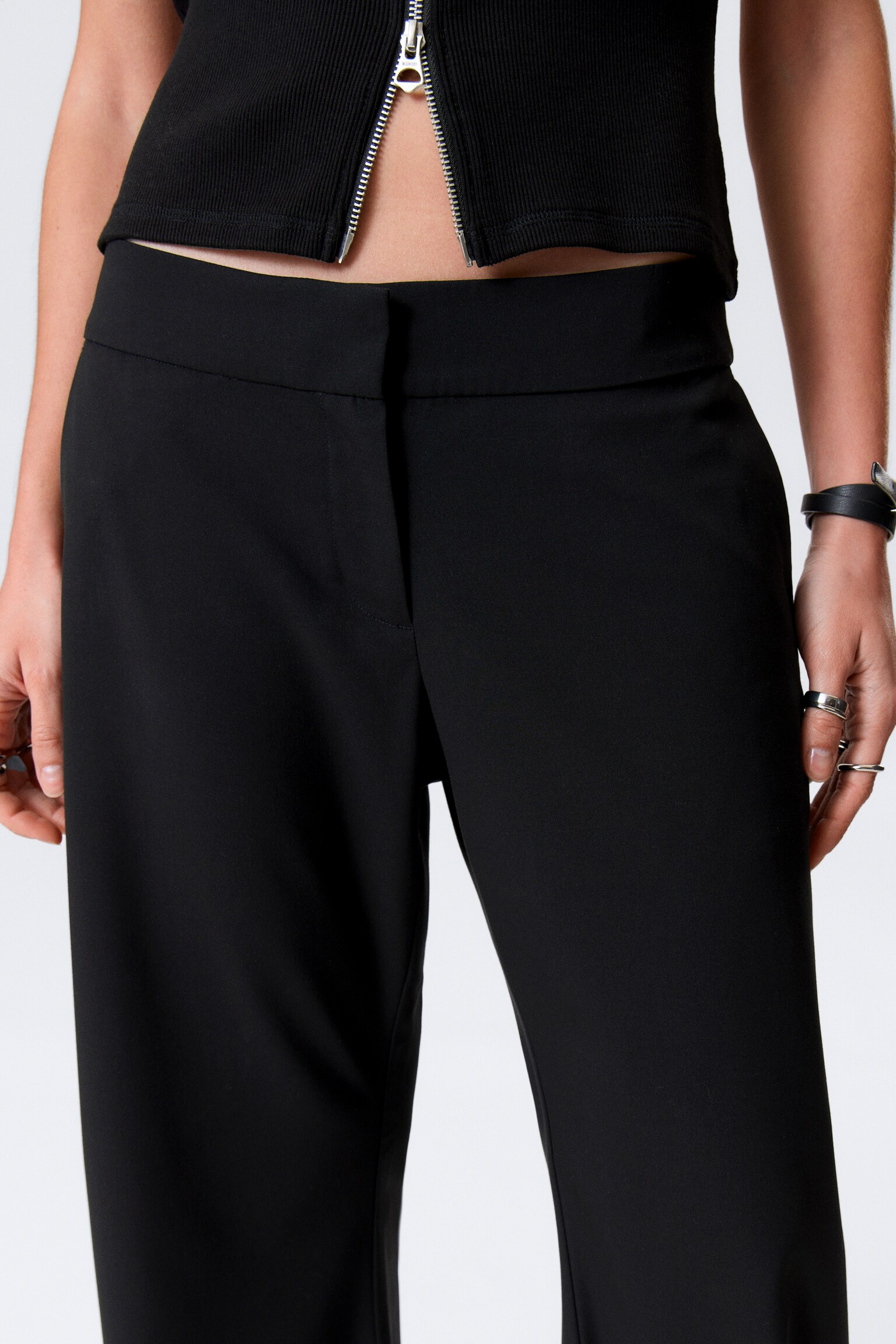 Alacsony derekú, bő cocoon szövetnadrág - Fekete/Sötétszürke melanzs - 7