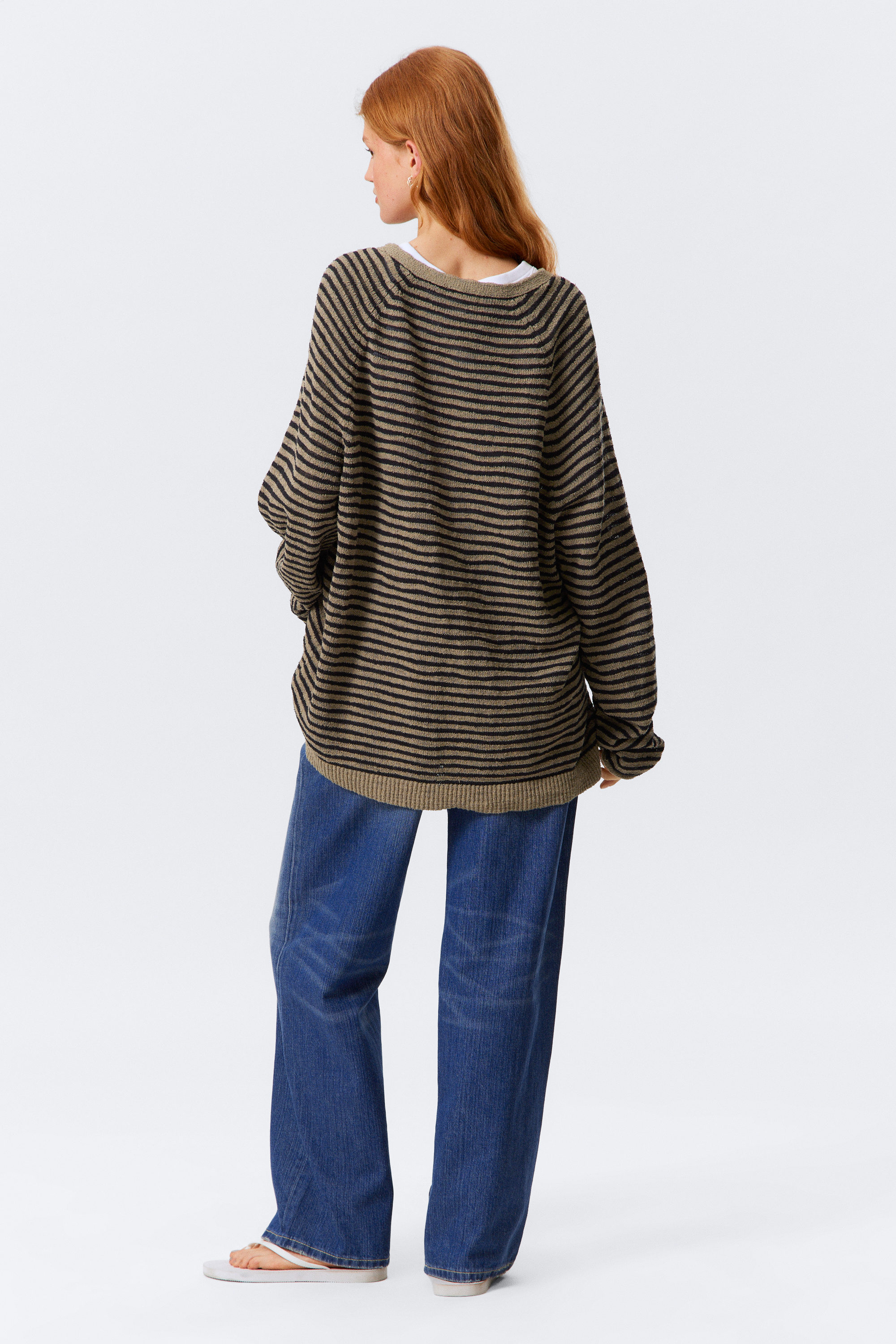 Beige - Black Stripe - Locker gestrickter Cardigan mit V-Ausschnitt - 2