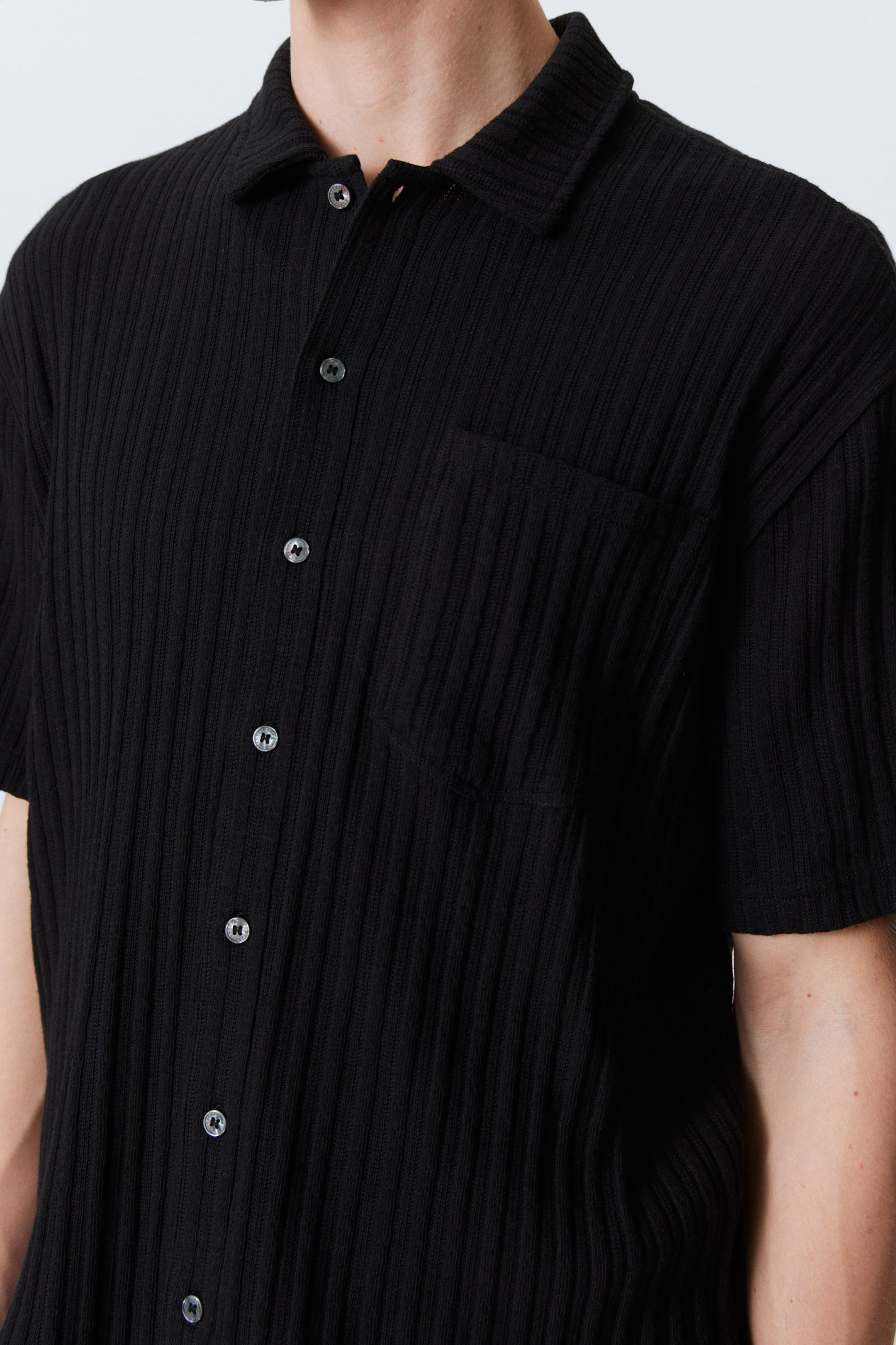 #272627 - Knitted Short-Sleeved Button-Up Shirt - 2
