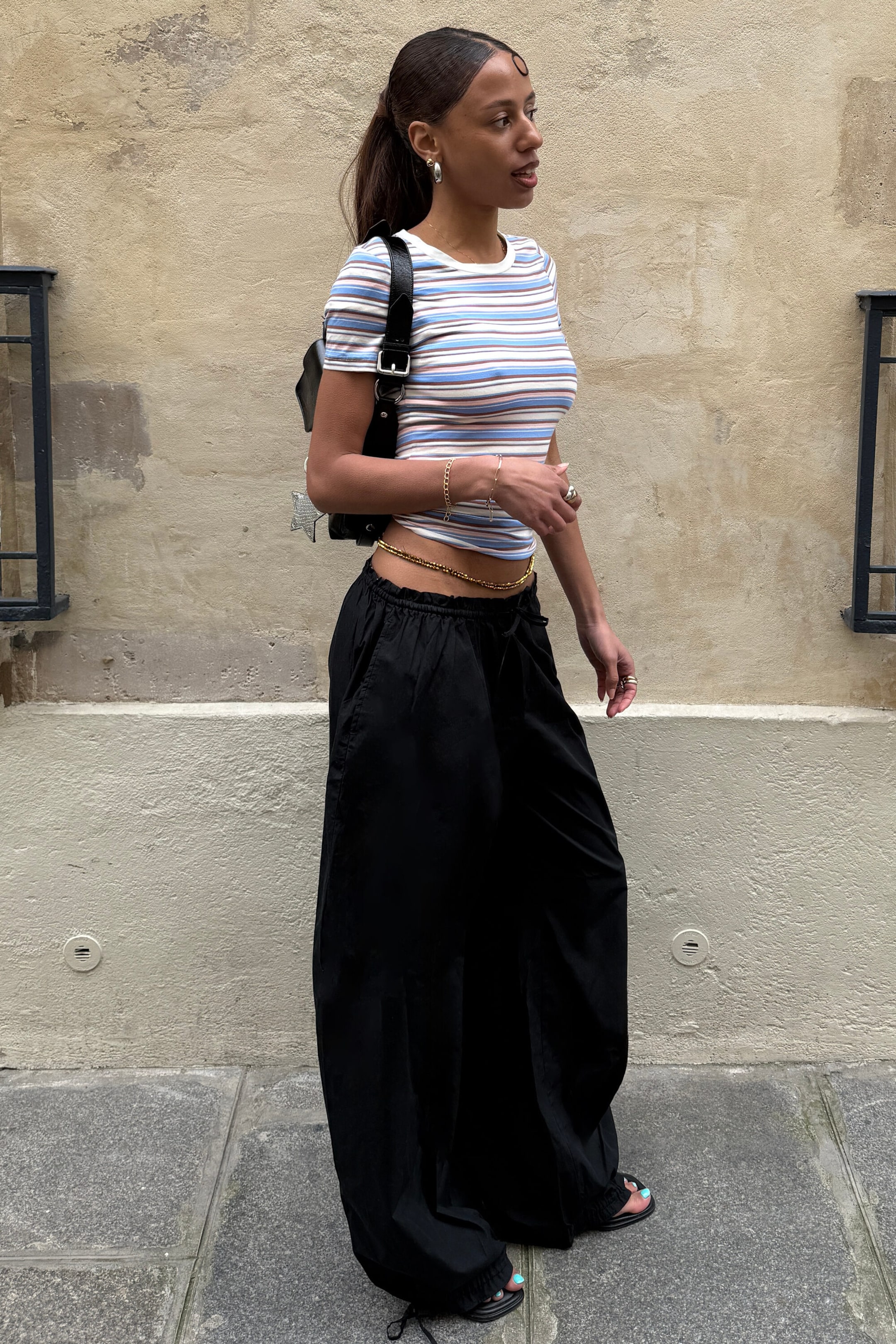 Schwarz - Low Rise Ruched Drawstring Trousers - 1