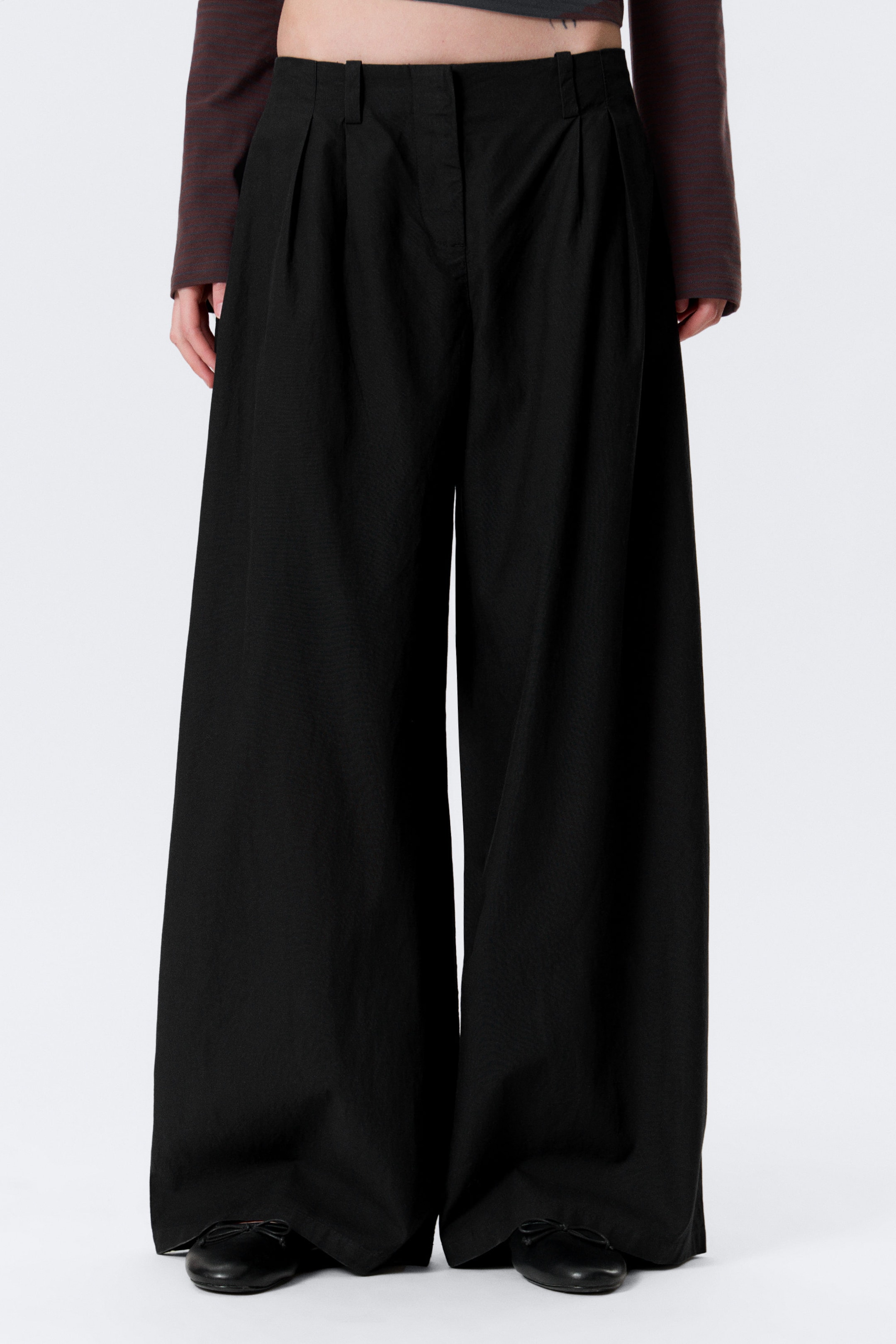 Svart - Aya plisserade byxor - 2