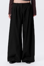 Svart - Aya plisserade byxor - 1