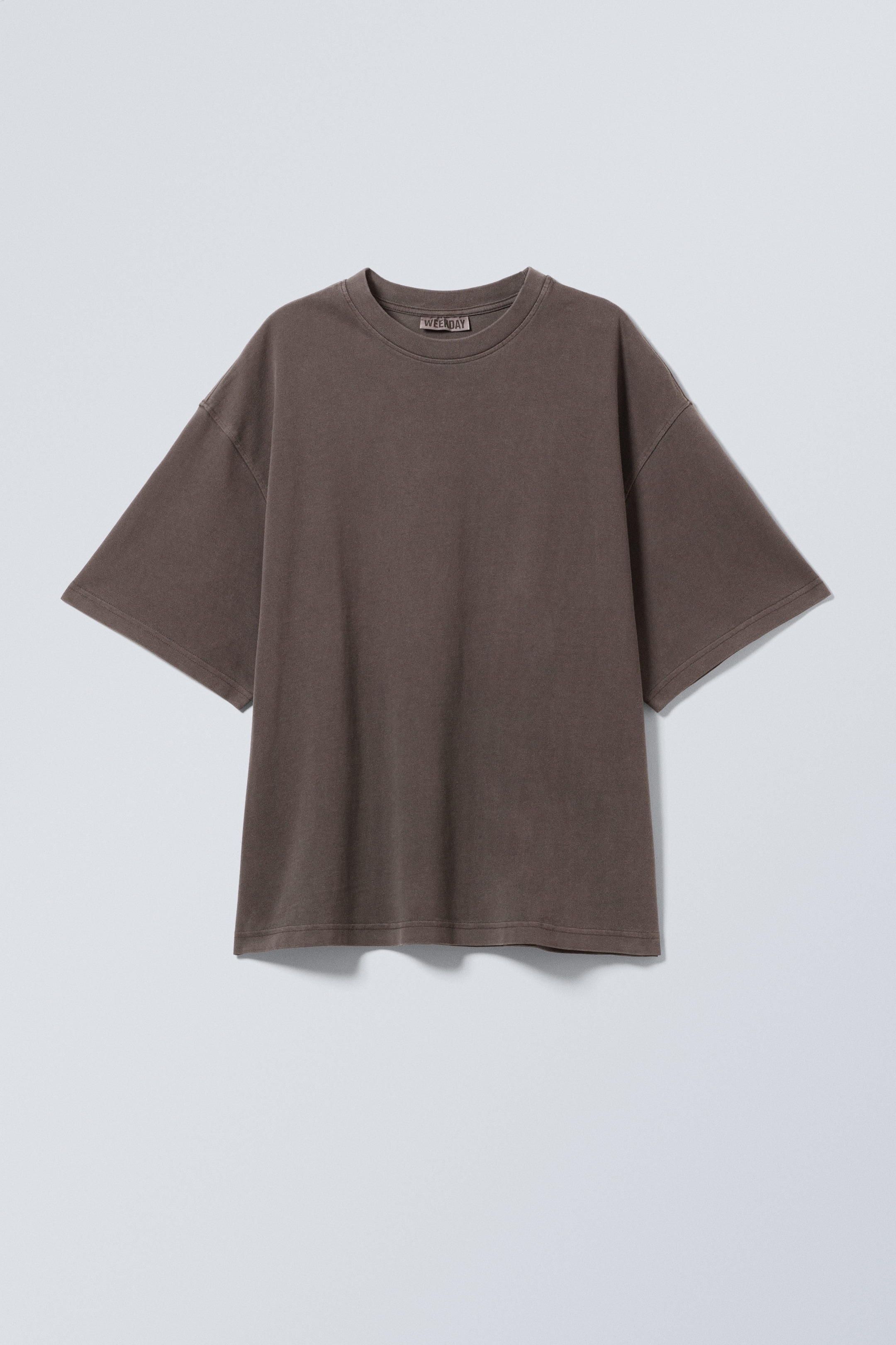 Verwaschenes Dunkelbraun - Oversized T-Shirt aus schwerem Stoff - 0