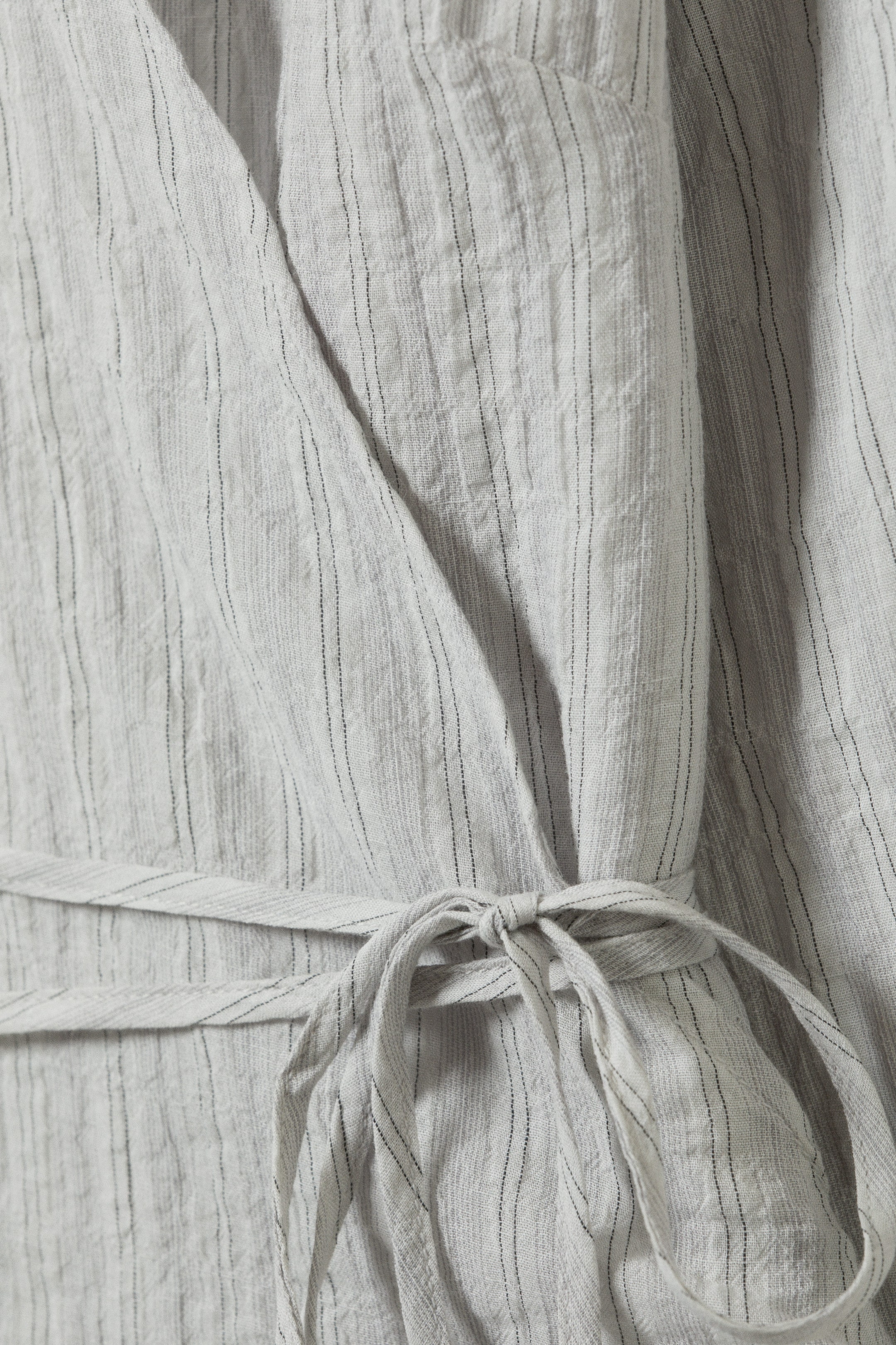 Ljusgrå - Texturerad långärmad omlottblus - 2