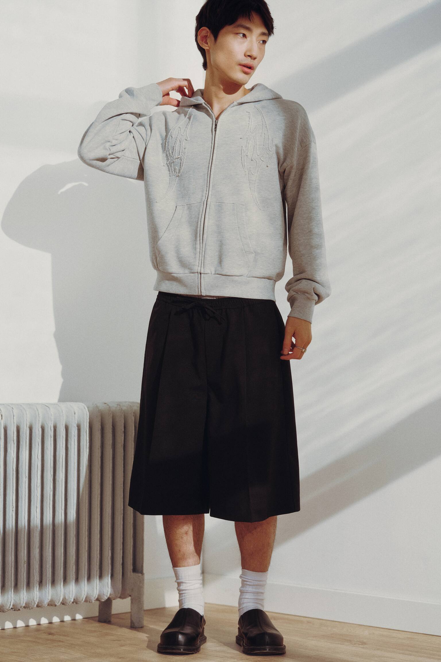 Lockere Anzug-Shorts mit mittlerem Bund-Schwarz - 1
