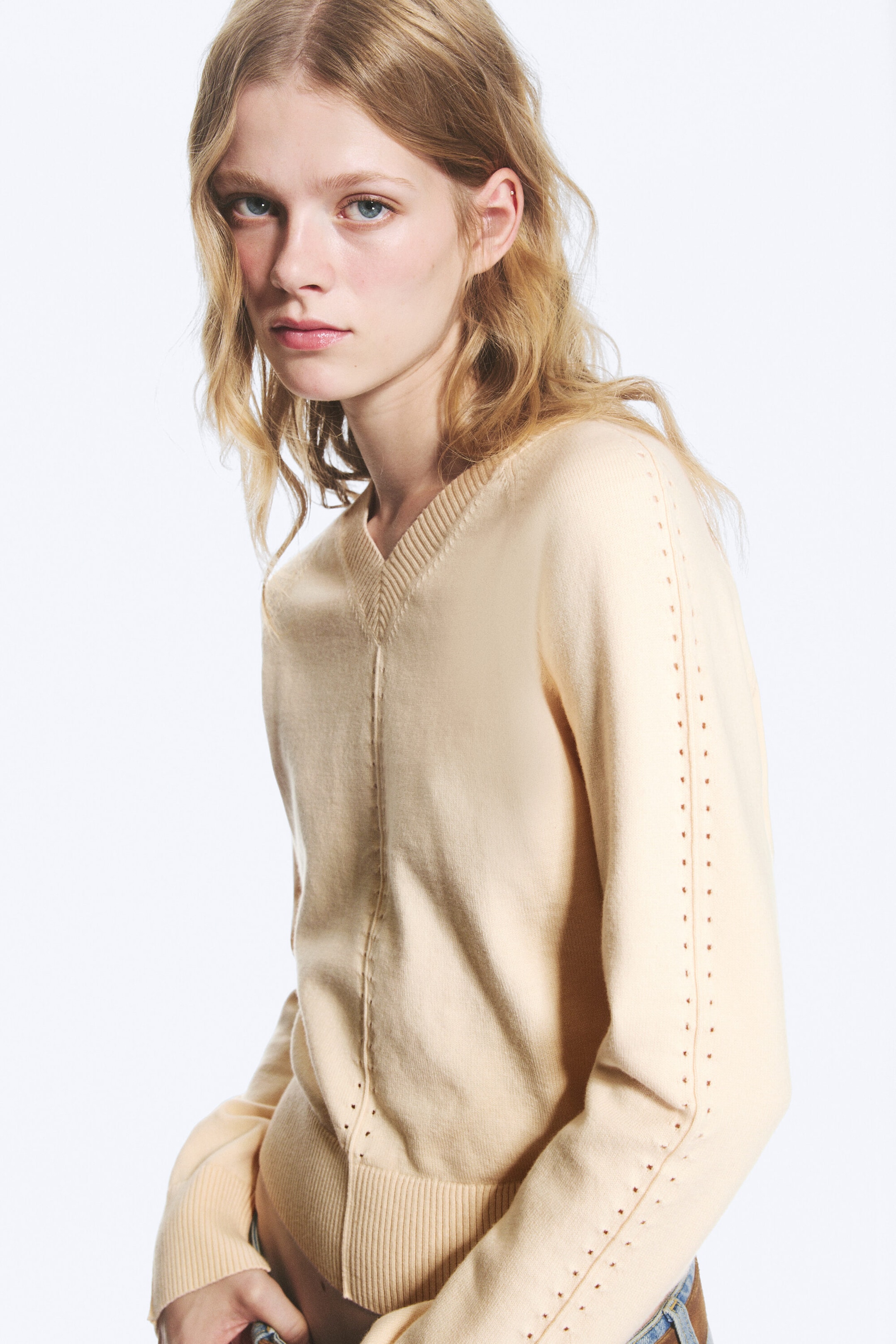 Lys støvet beige - Strikket genser - 2