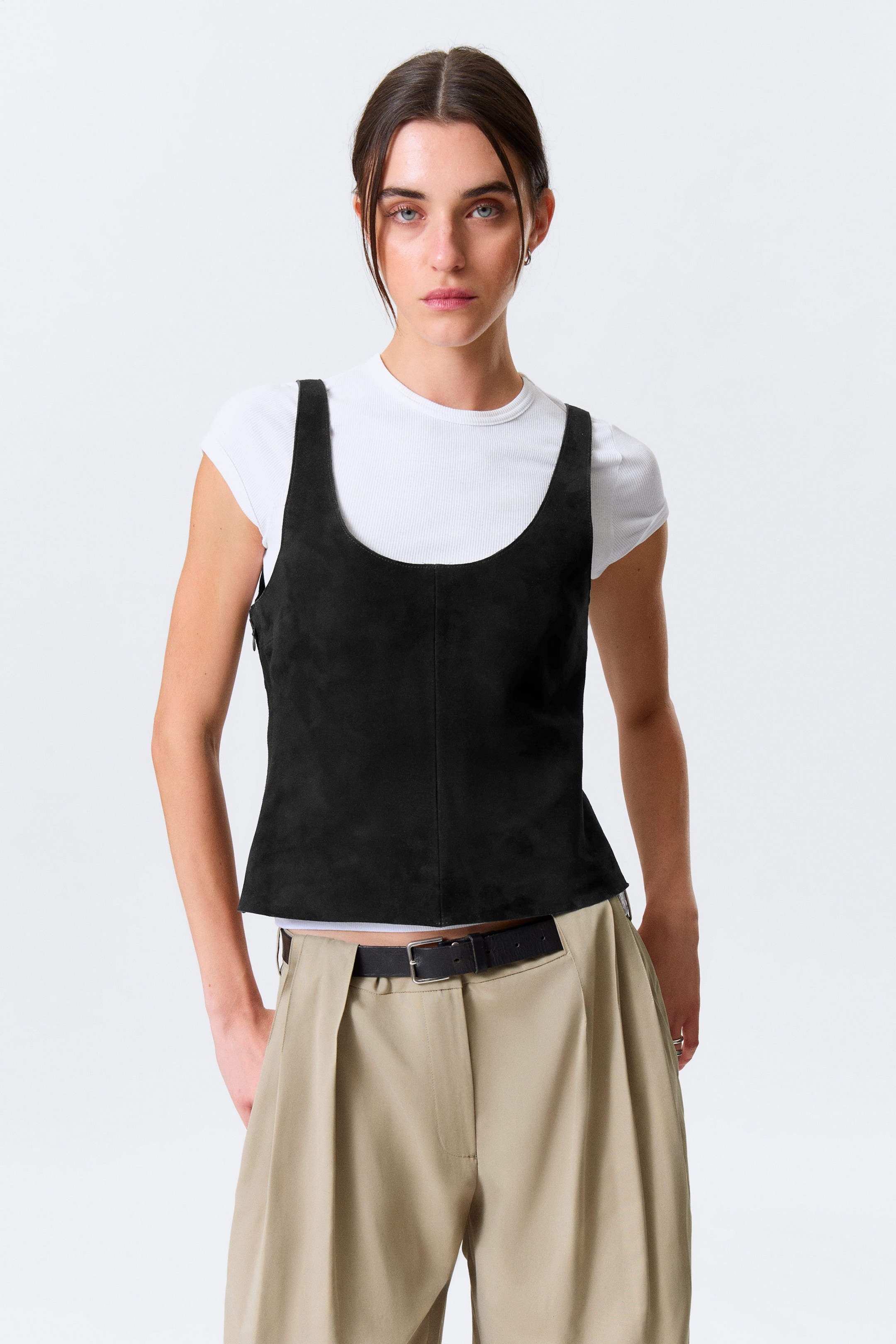Schwarz - Tanktop aus Leder mit U-Ausschnitt - 1