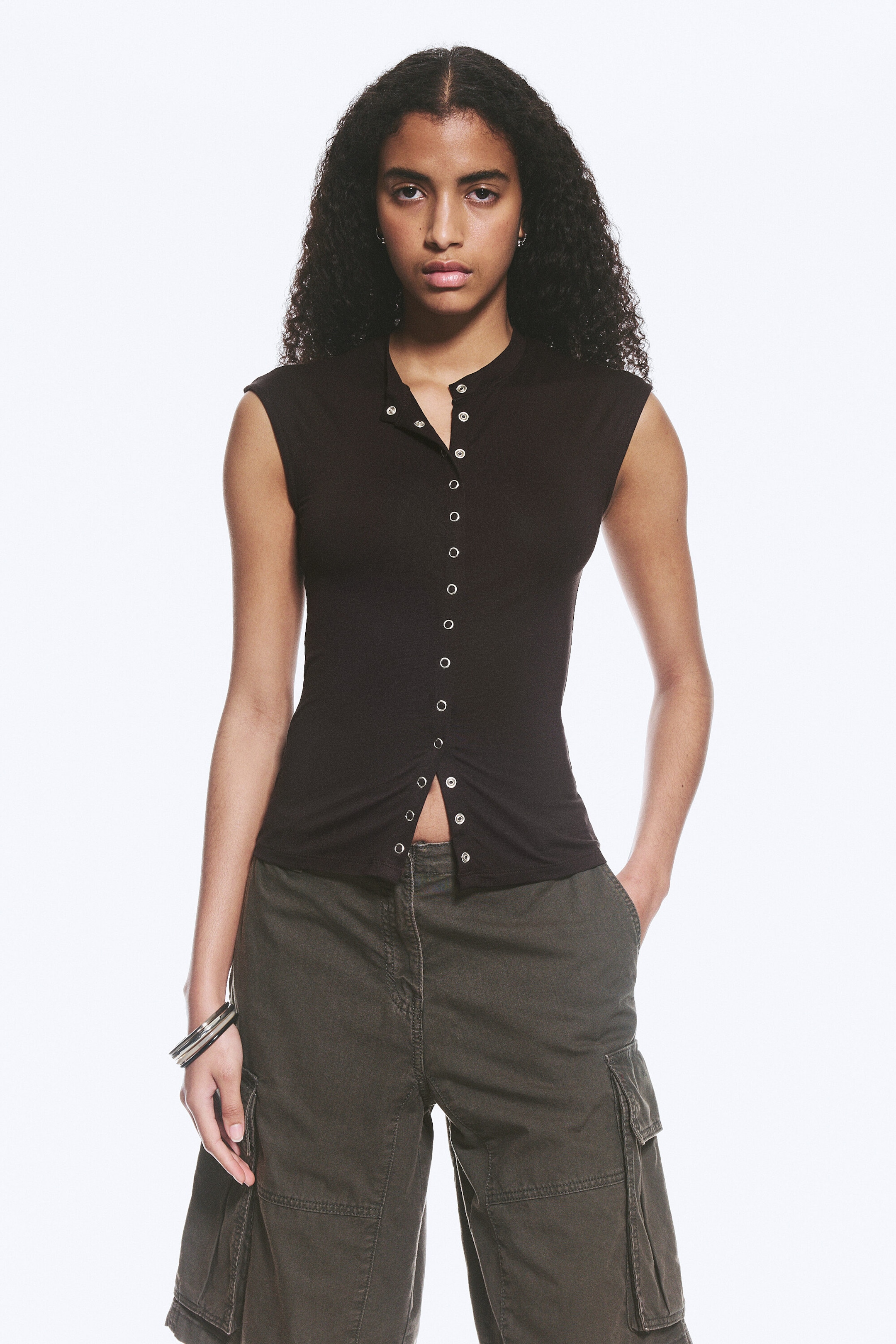 Donkerbruin - Mouwloze top met knopen - 0