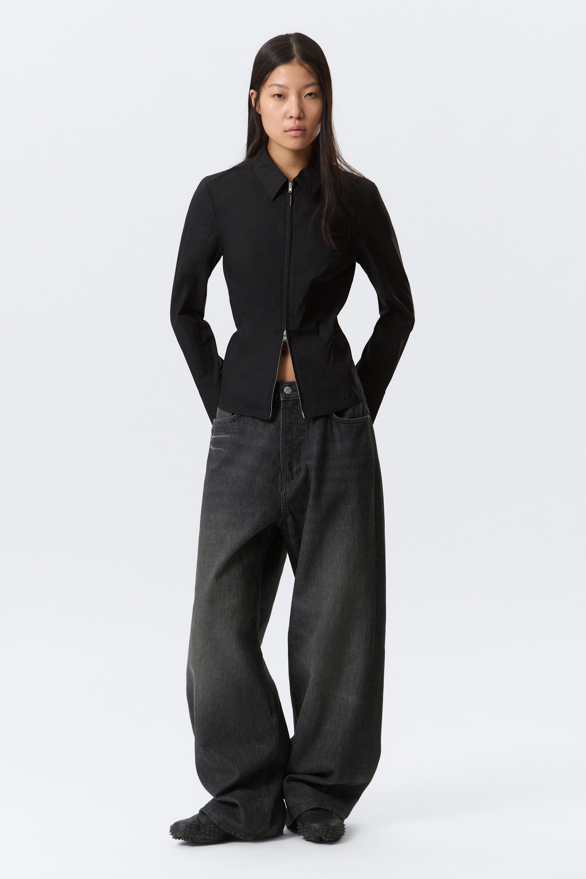 Black - Long-Sleeved Fitted Zip Shirt - 2