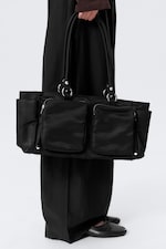 Black - Medium Shoulder Bag With Pockets - 0