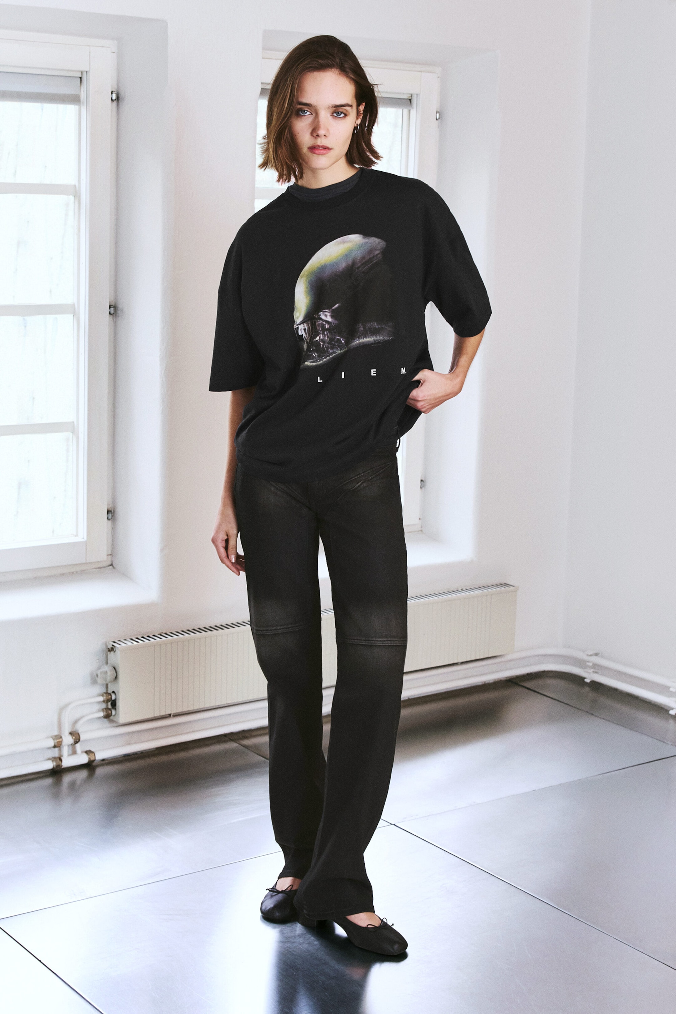 Off-black - Alien Loose Boxy T-shirt - 2