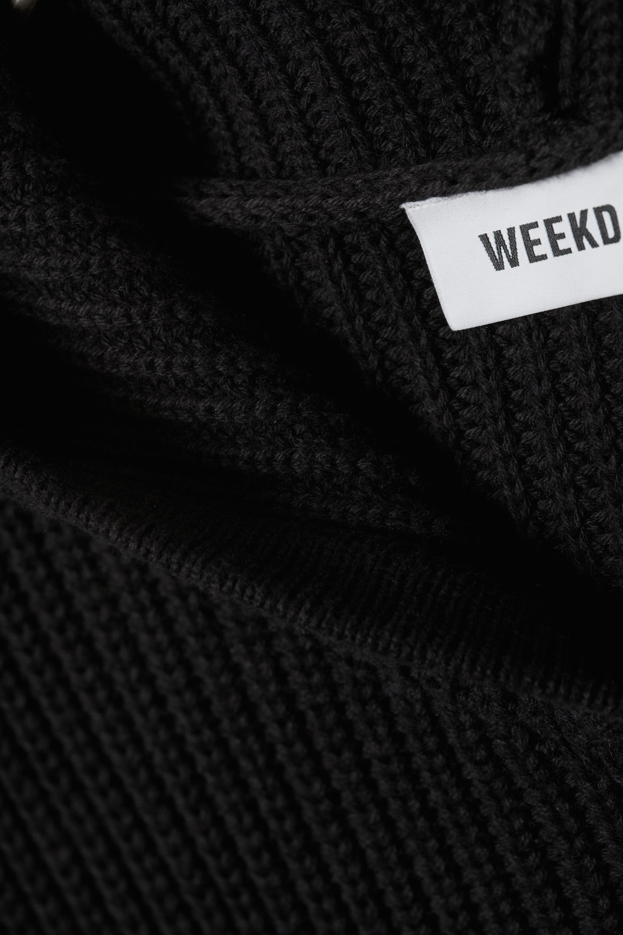 Black - Boxy Knitted Hoodie - 4