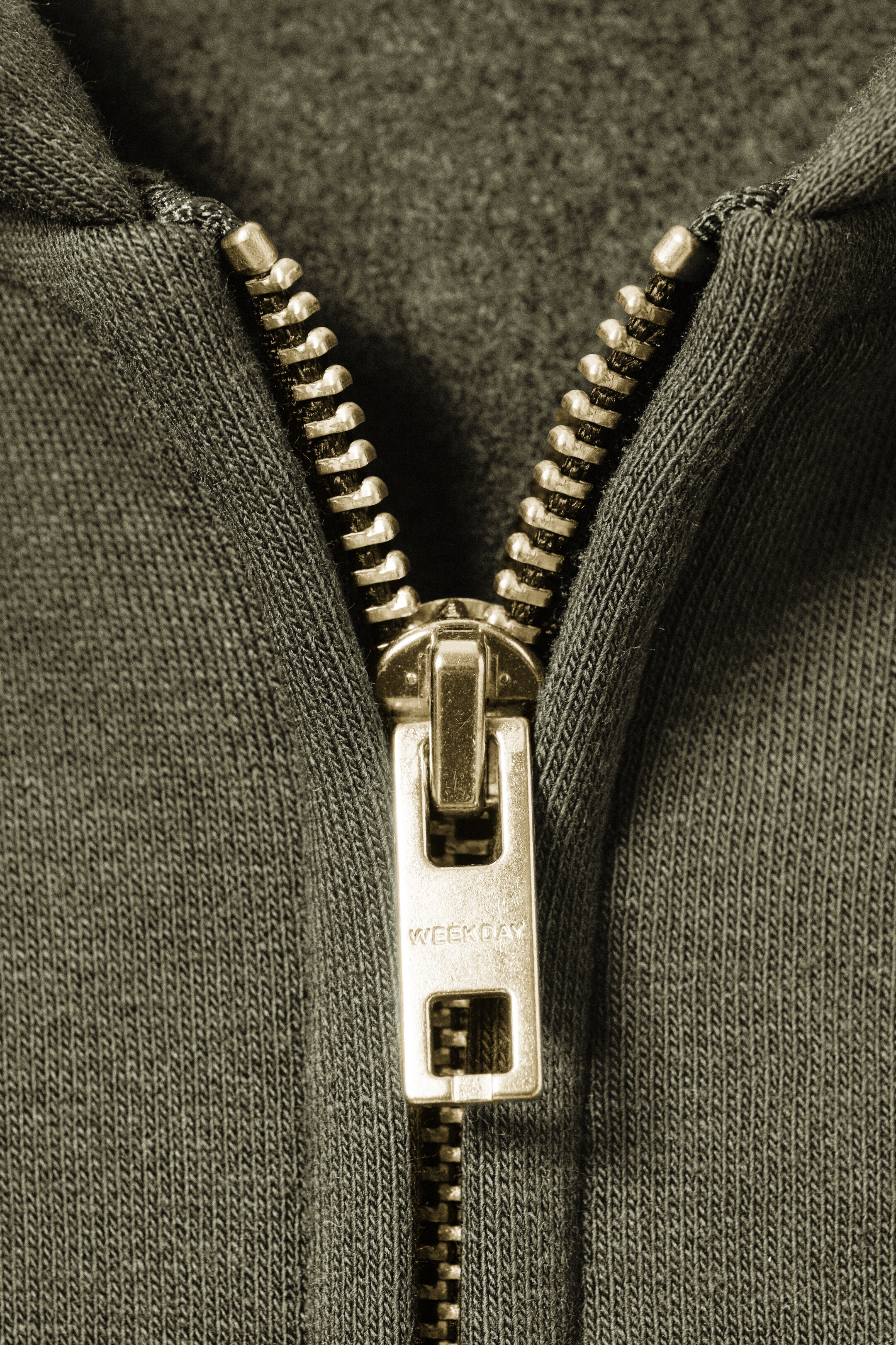 Visa större bild: Loose Zip Hoodie - Tvättad mörkgrön - HERR | H&M FI 6