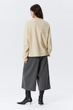 Light Beige - Long-Sleeved Boxy Cotton T-shirt - 2