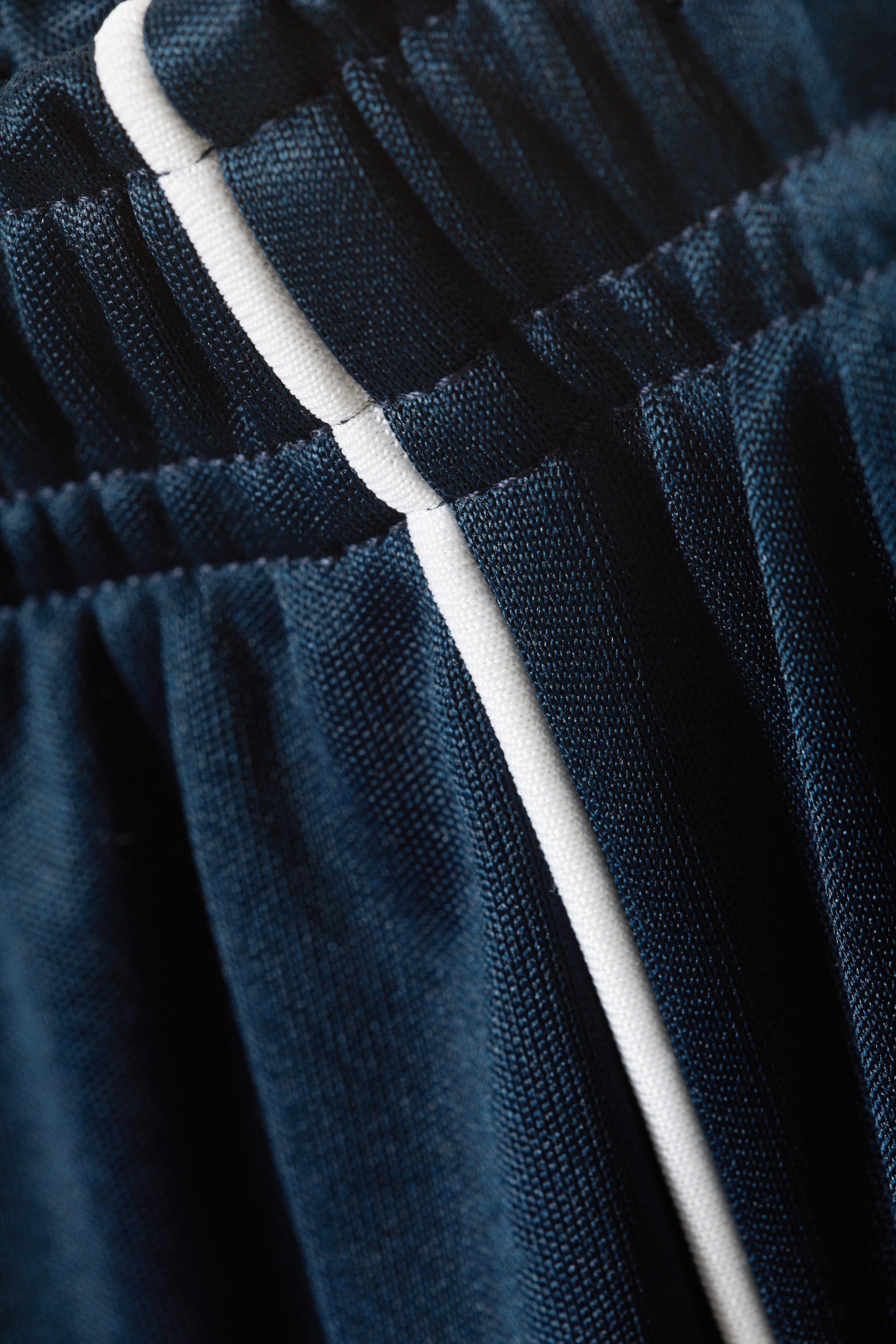 Dunkelblau - Oversized Sport-Trainingshose - 1
