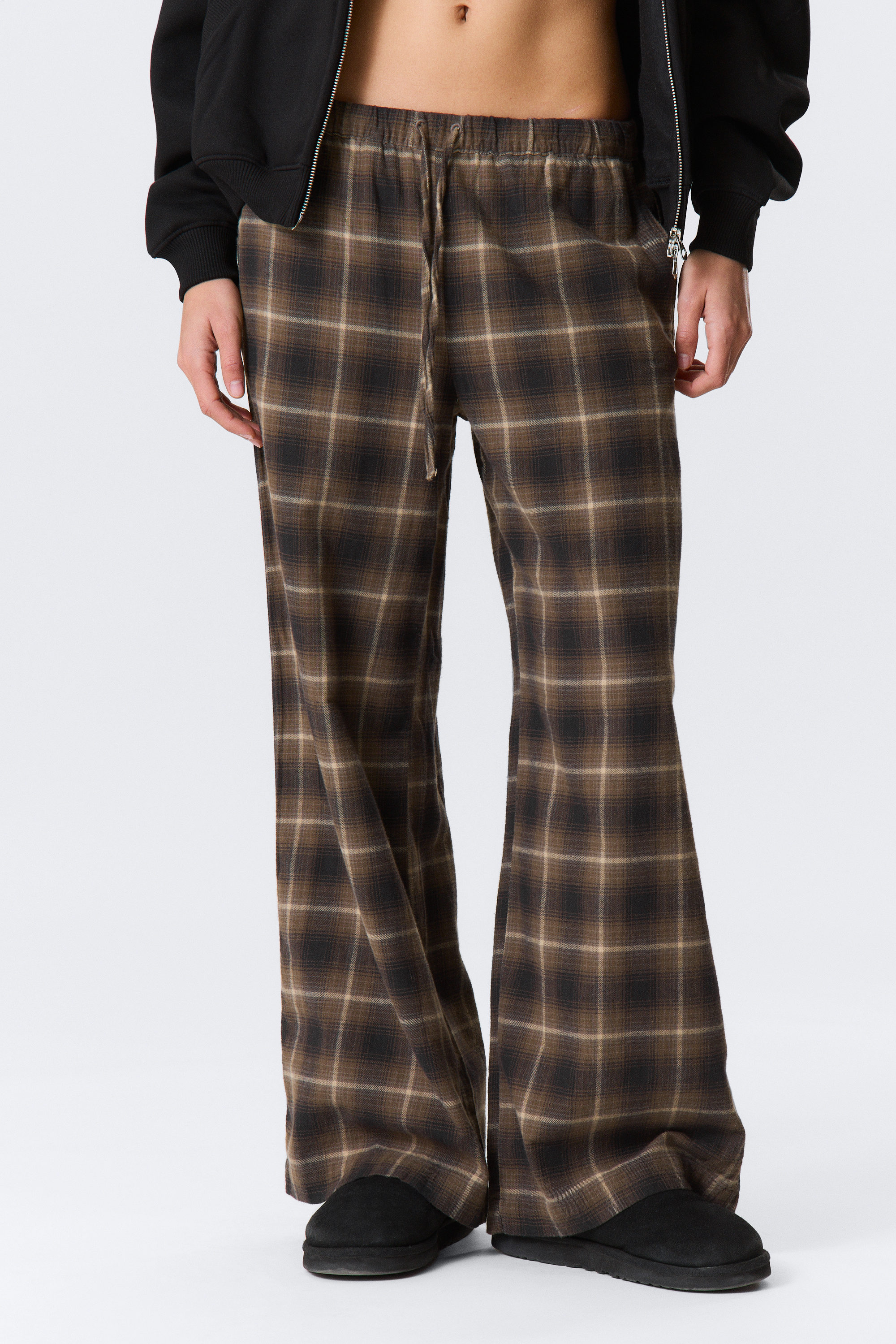 Dunkelbraun kariert - Weite Flanell-Pyjamahose - 4