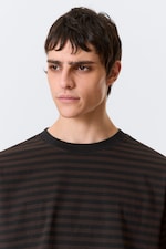 Randig mörkbrun - Långärmad T-shirt med lös boxig passform - 1