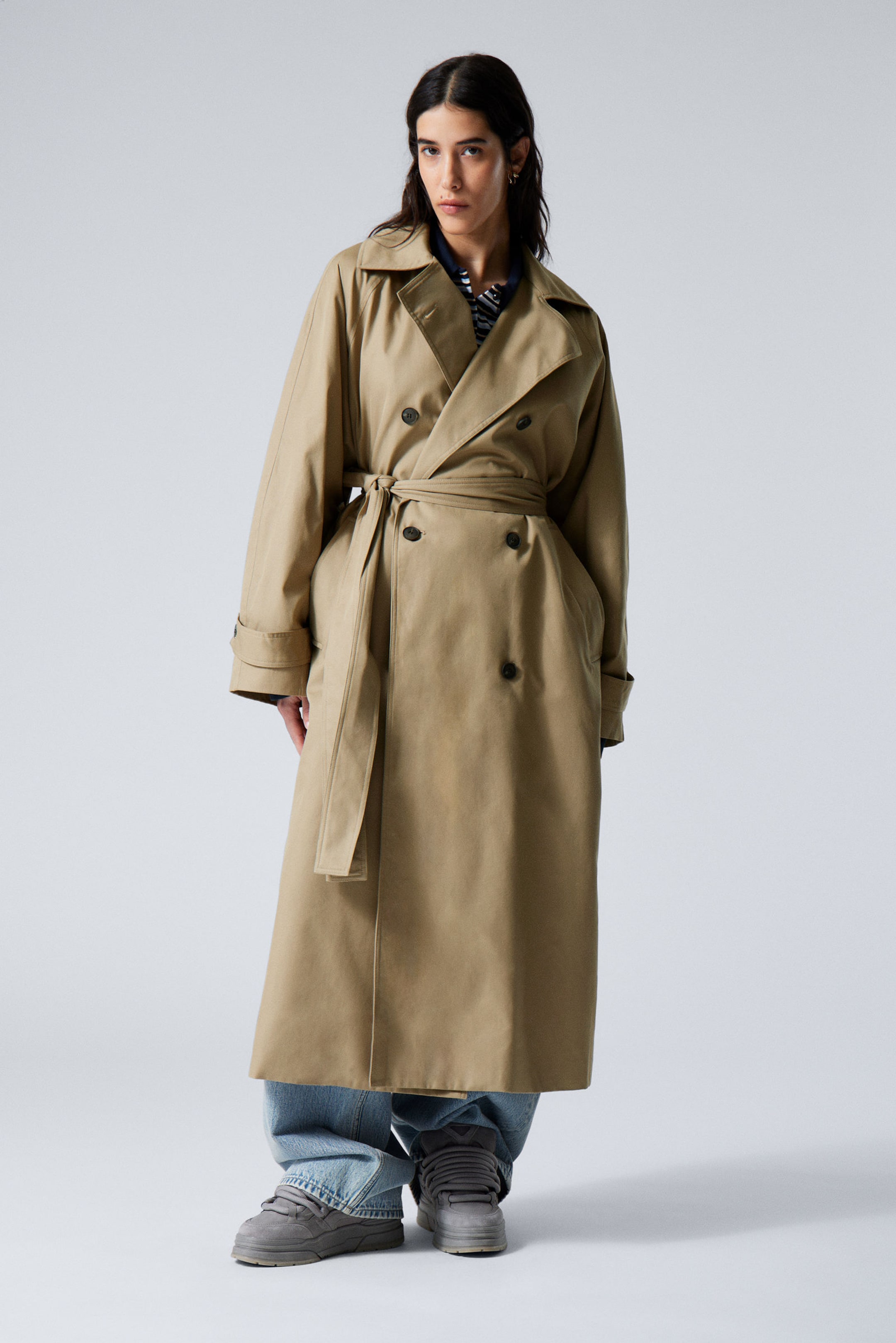 #9F8F79 - Oversized double-breasted katoenen trenchcoat - 2