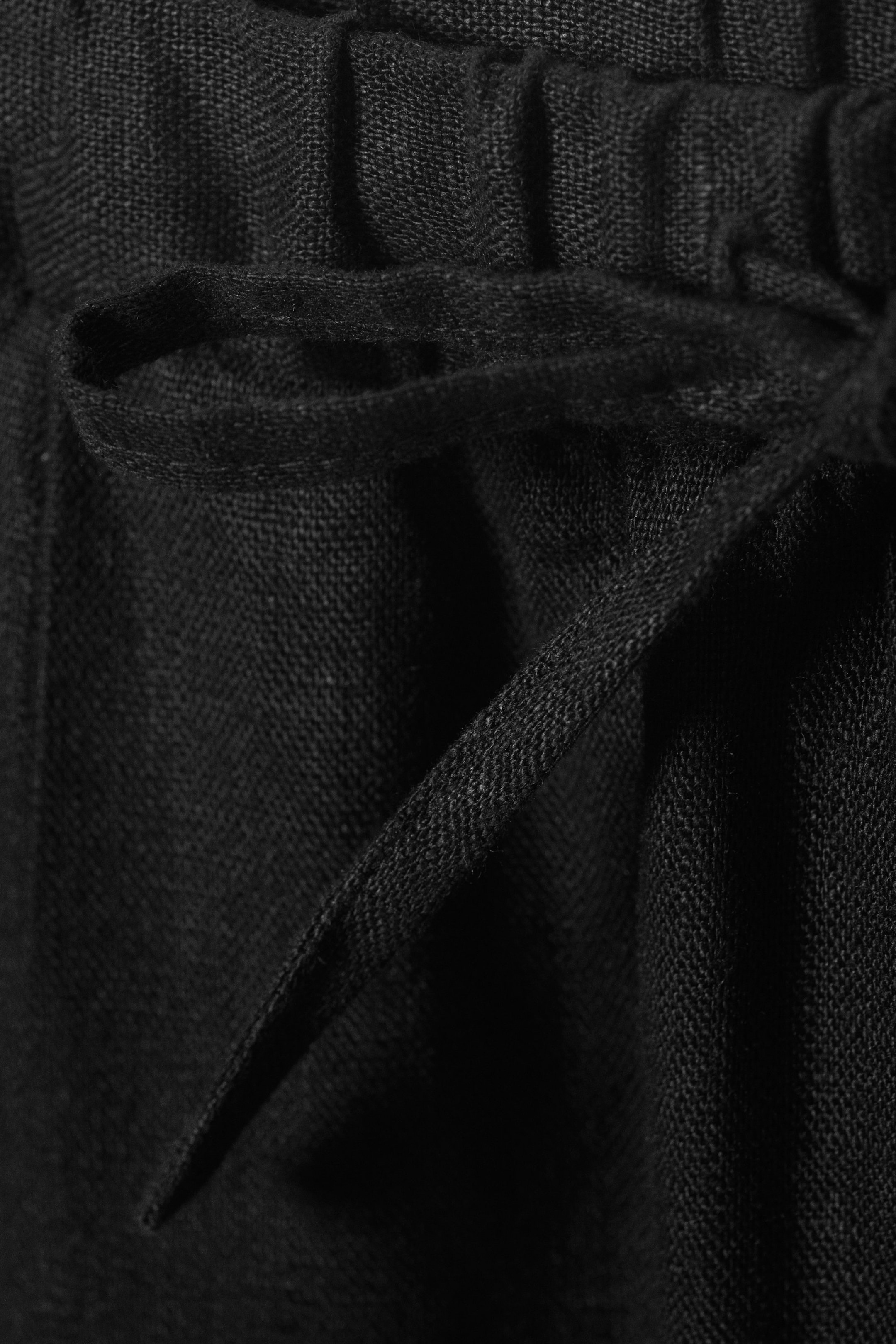 Black - Loose Fit Straight Leg Linen Trousers - 2