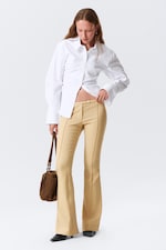 Beige - Skinny Flared-Hose mit niedrigem Bund - 0