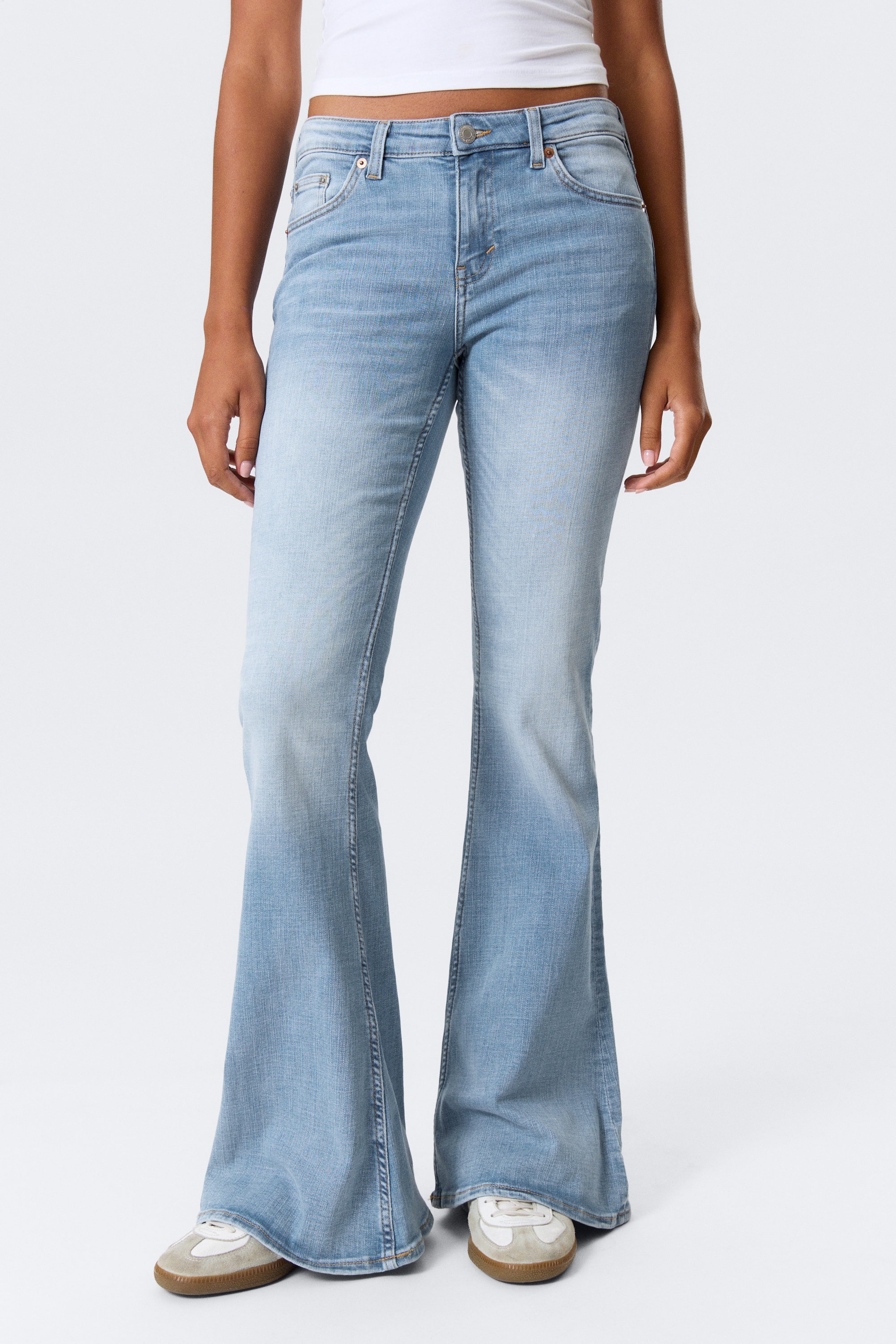 Snow Blue - Hellblau - Katsumi Low Rise Slim Flared Leg Jeans - 2