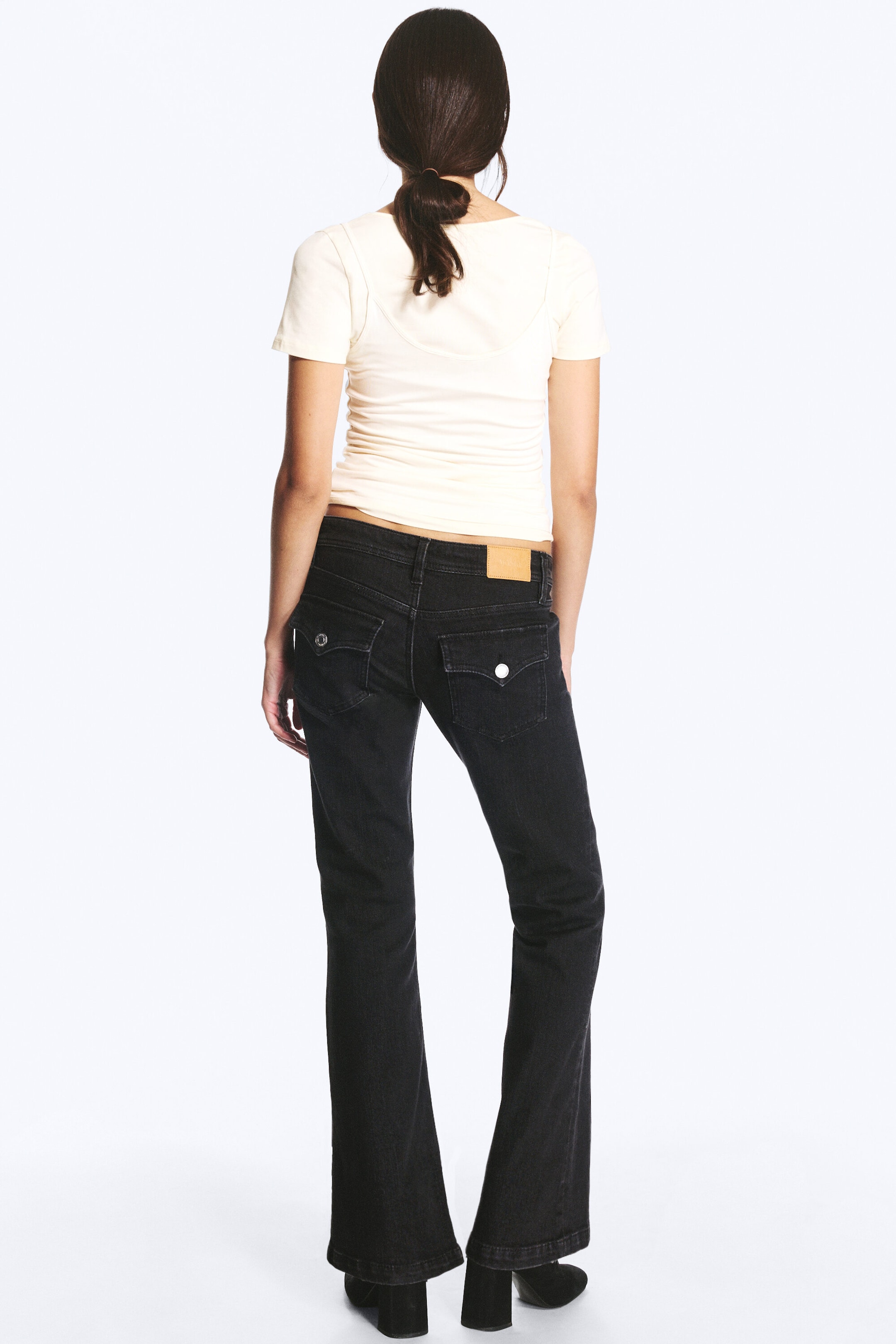 Ink Black - Schwarz - Low Waist Slim Flared Jeans - 4