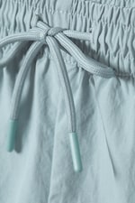 Taubenblau - Strukturierte, mittellange Badeshorts - 1