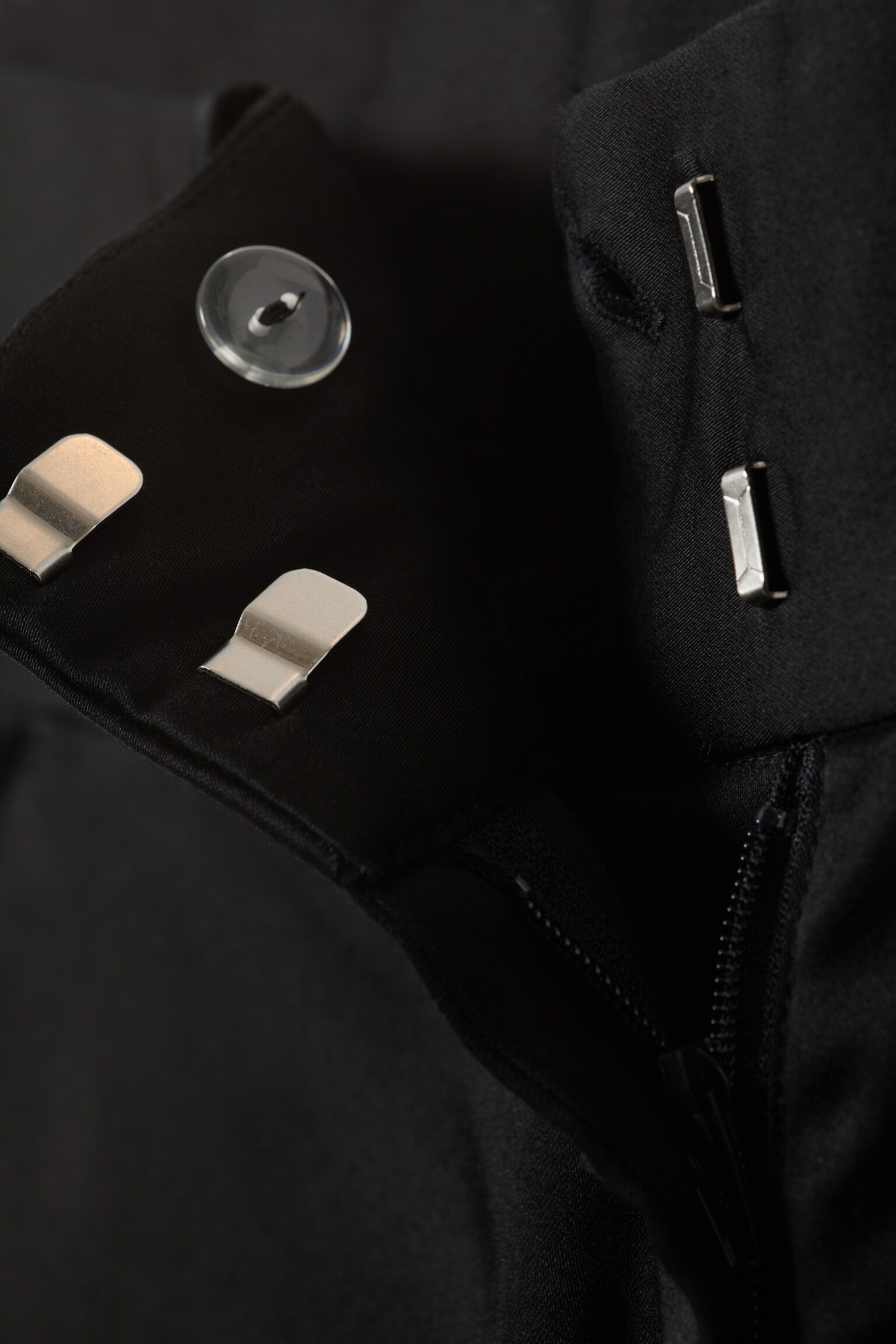 Lågmidjade satinbyxor med dragkedjor - Svart - 7