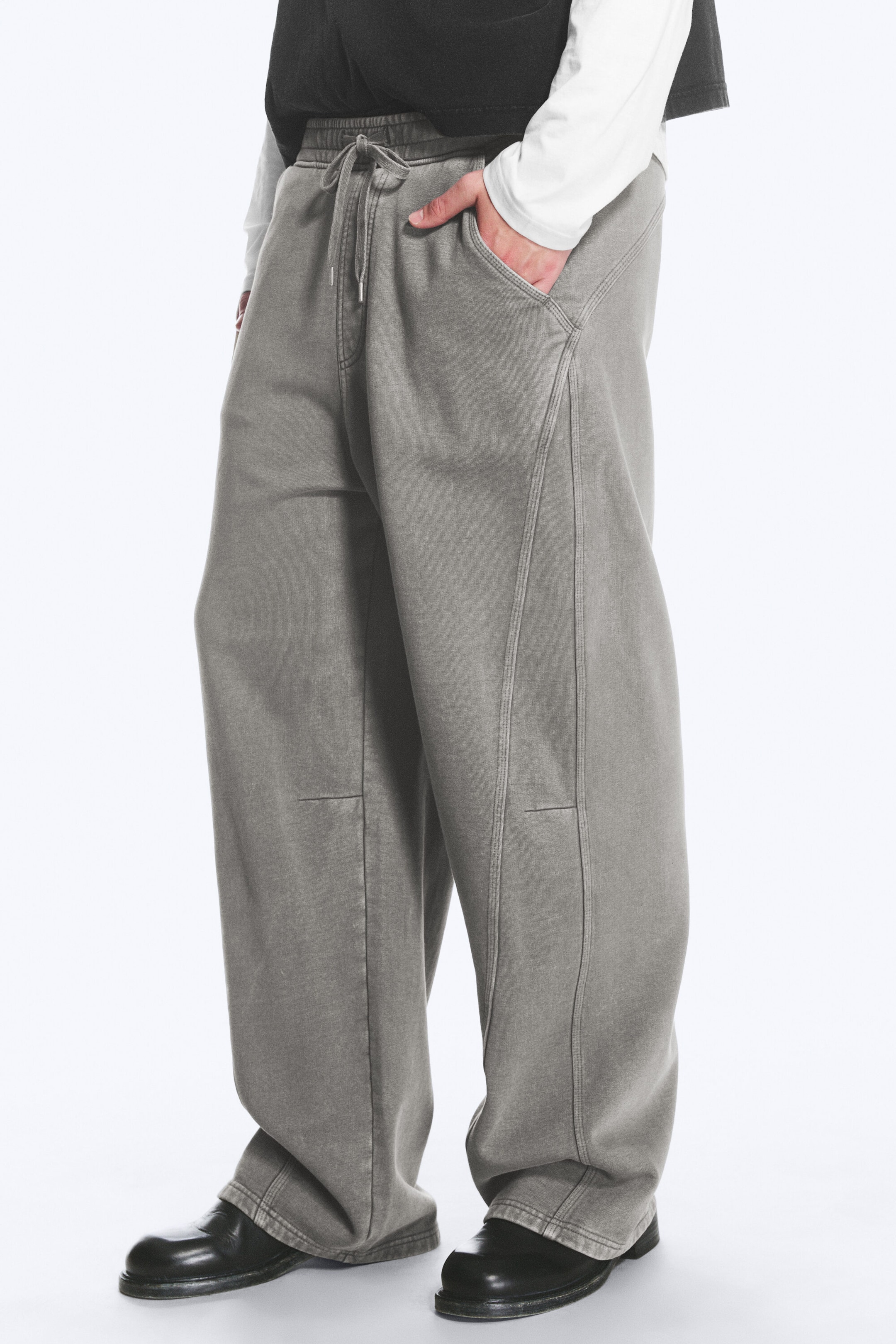 Ausgewaschenes Grau - Jogginghose mit Relaxed Fit - 2