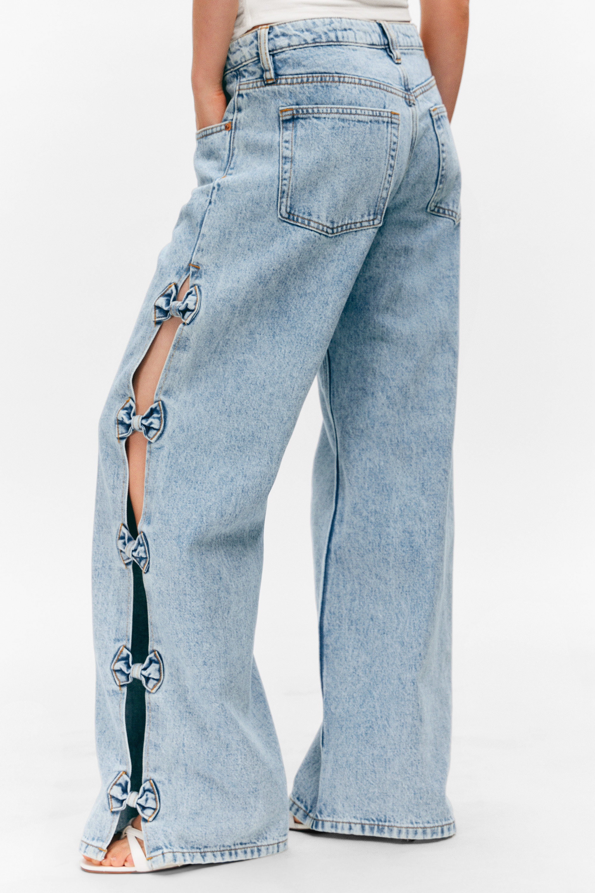 Mid Blue - Medium Blue - Imoo Low Rise Wide Leg Bow Jeans - 3