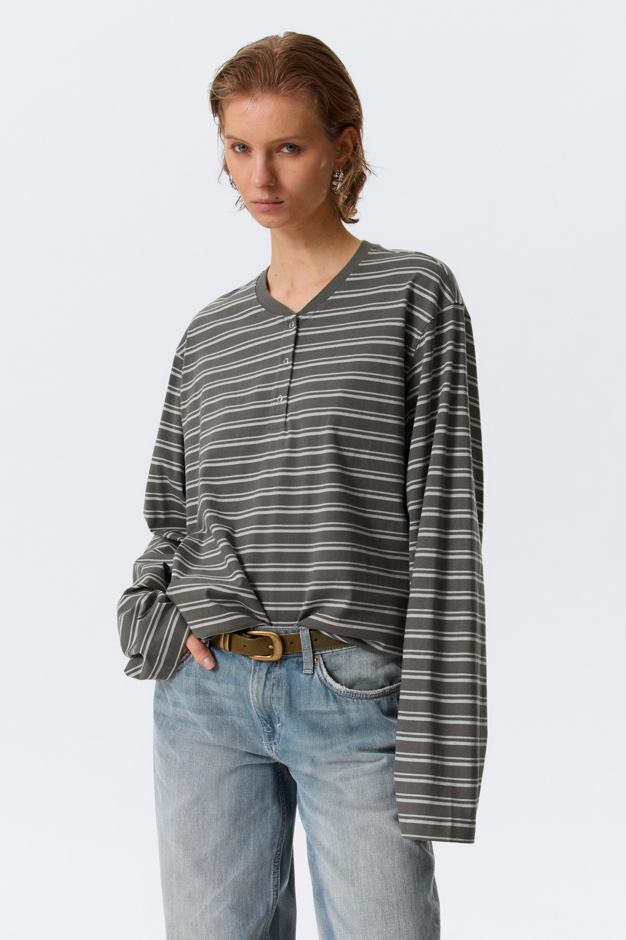 Striped Dark Grey - Boxy Long-Sleeved Henley T-shirt - 2