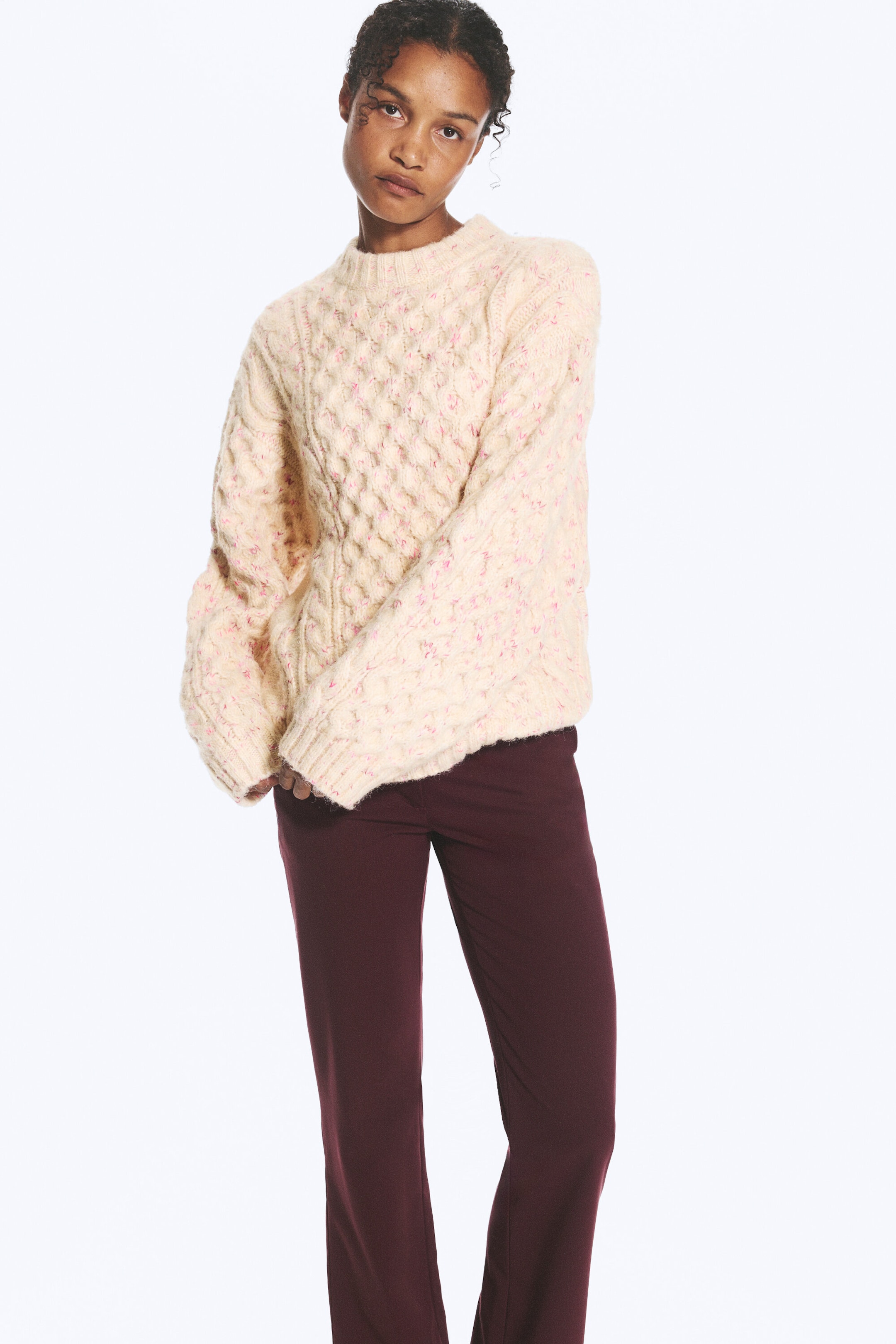 Beige - Rose chiné - Pull texturé en maille torsadée longue - 1