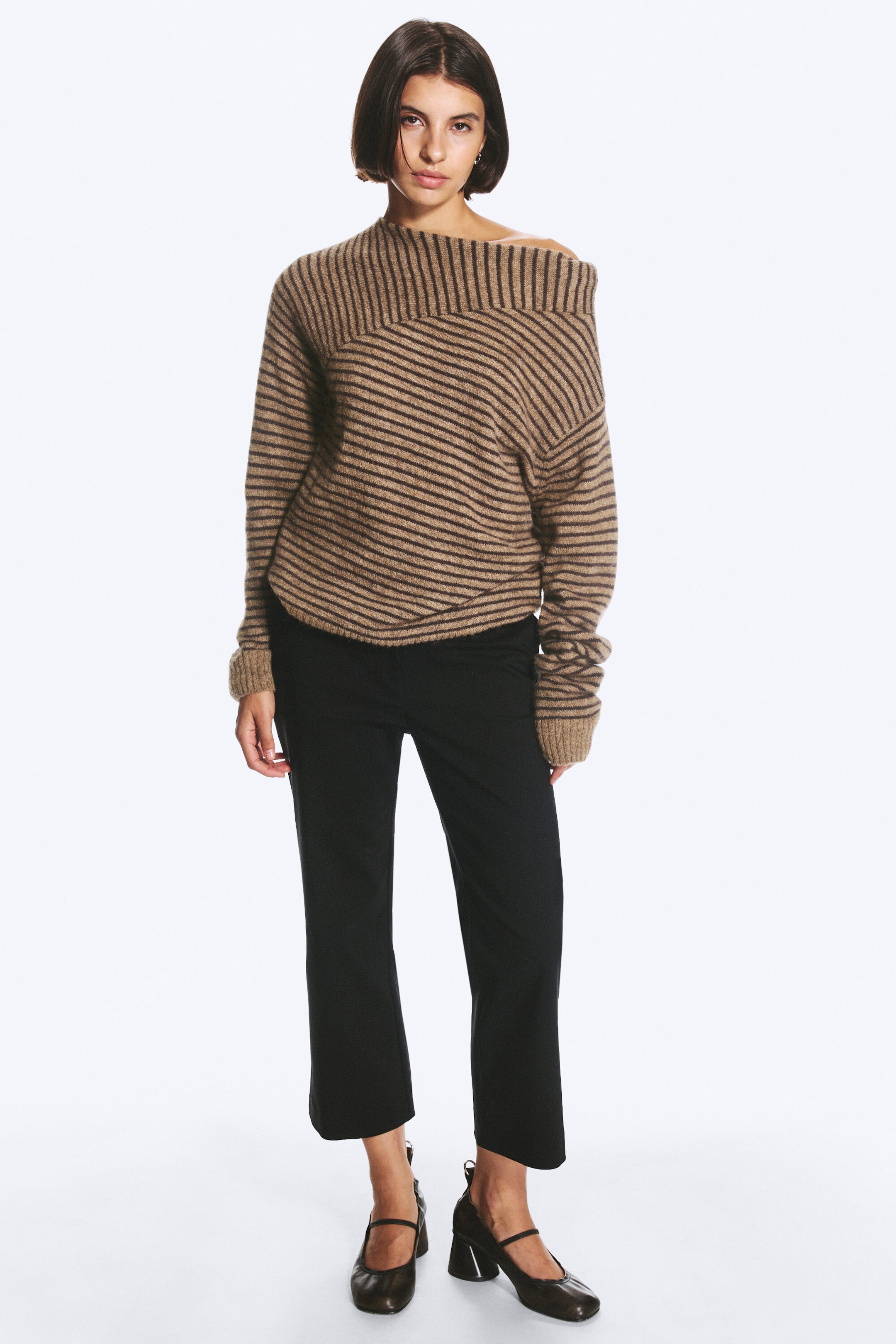 Randig Brun - Jumper med asymmetrisk halsringning - 1