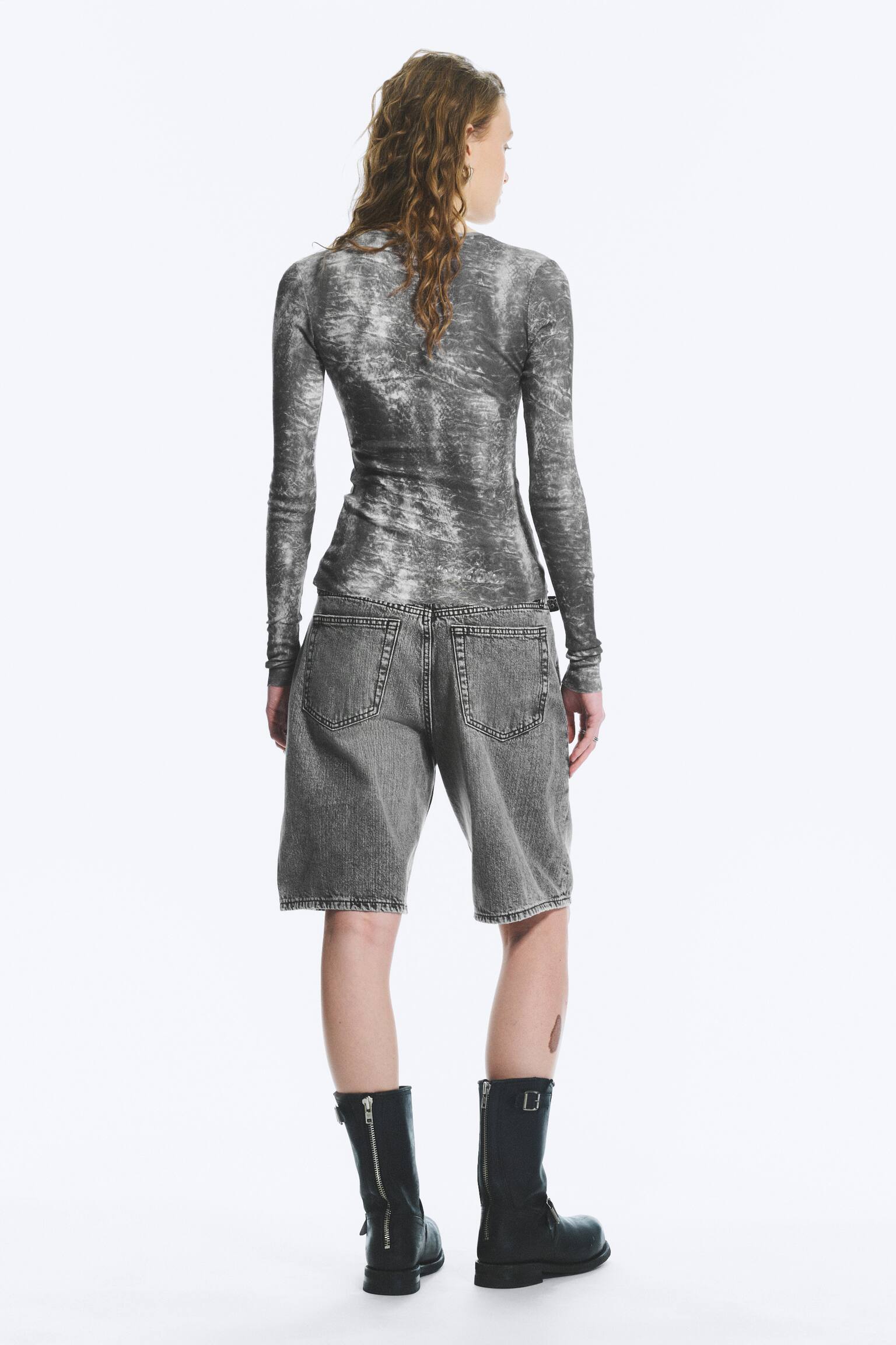 Top z długim rękawem Slim Fit - Czarny - Nadruk krokodyla - 4