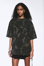 Khakigrön - Camouflage - Oversized kortärmad t-shirt med tryck - 1