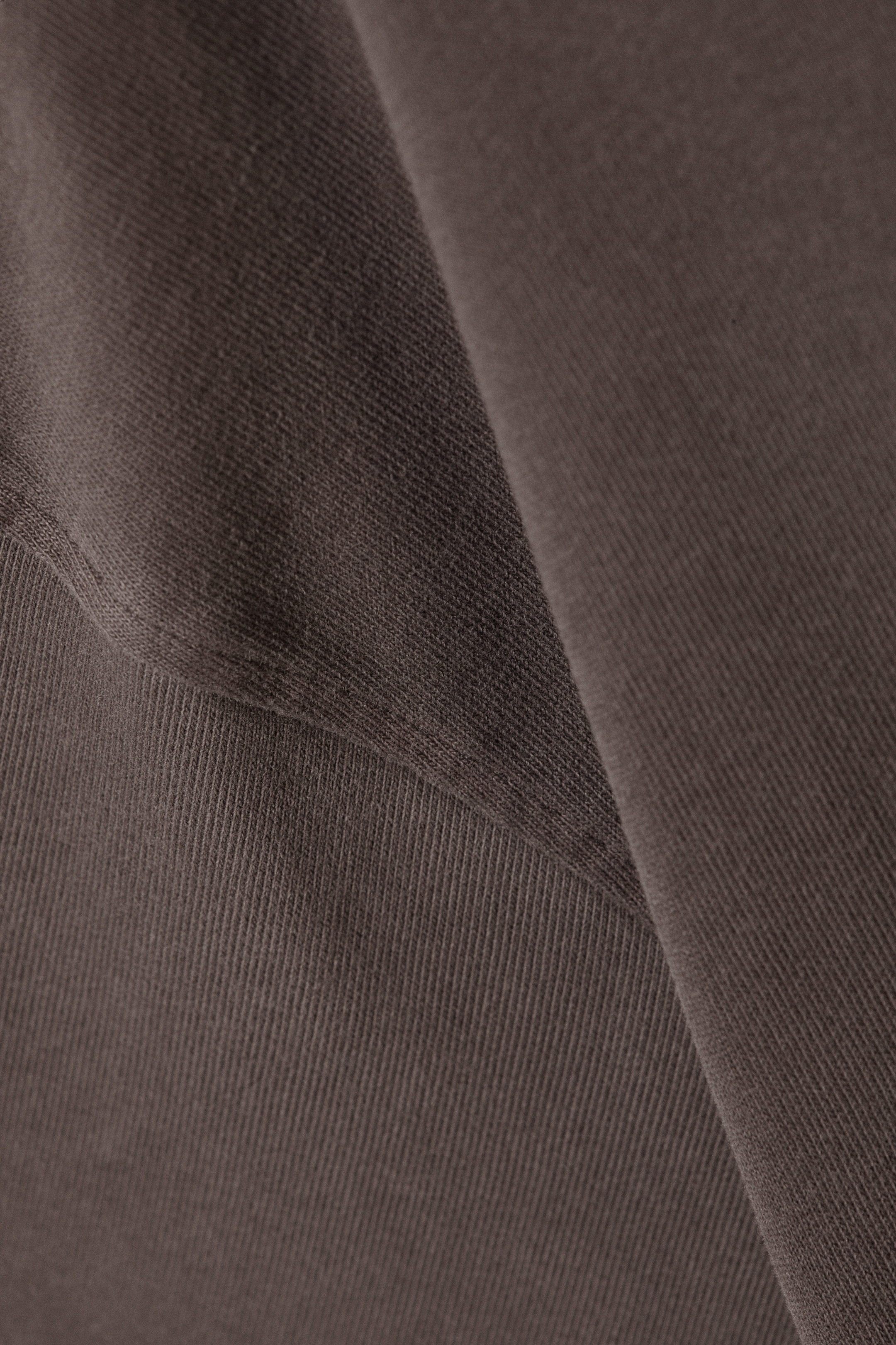 Verwaschenes Dunkelbraun - Oversized T-Shirt aus schwerem Stoff - 1